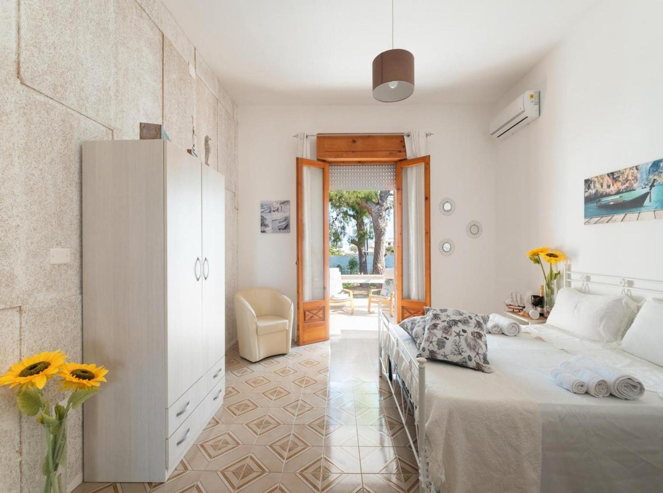 Villa Acqua Azzurra with Private Parking and Air Conditioning view 4