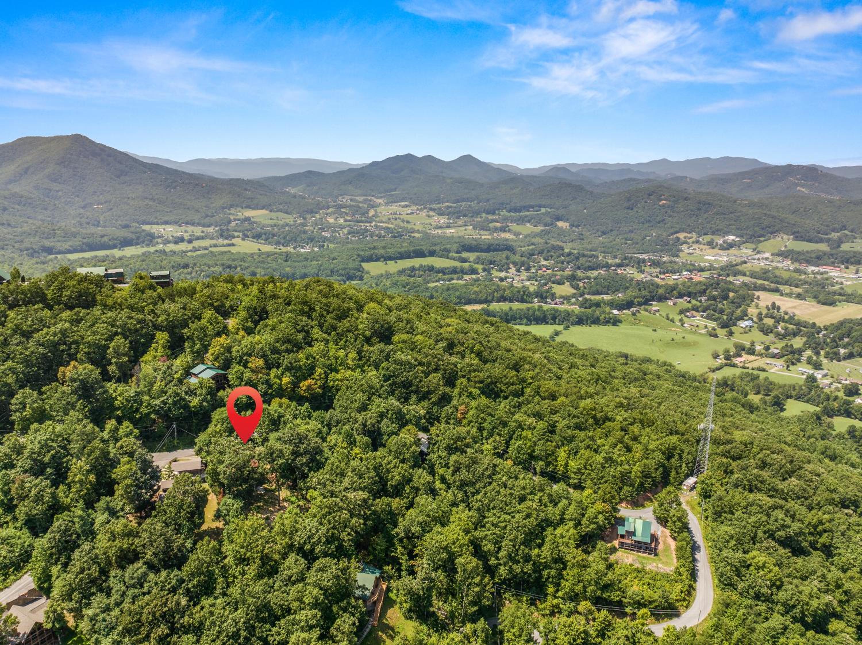 Dreamy Cabin Escape Amazing Views, HotTub & Dogs view 5