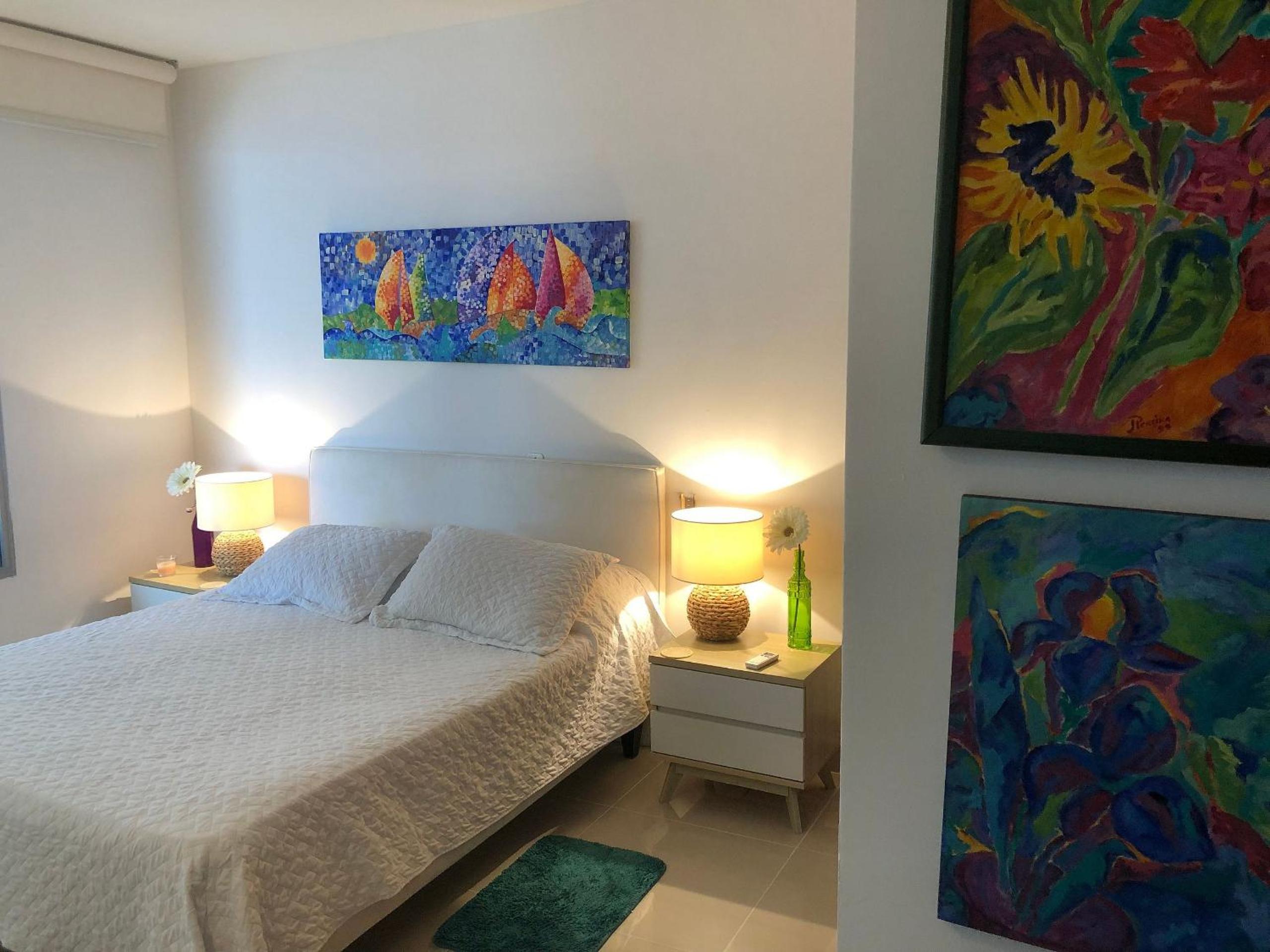 Amplios Aptos de Lujo Frente a la Playa a 5 Minutos del Centro y del Aeropuerto, en Edificio con Piscina, Jacuzzi, Sauna, Gimnasio, Turco y Seguridad las 2