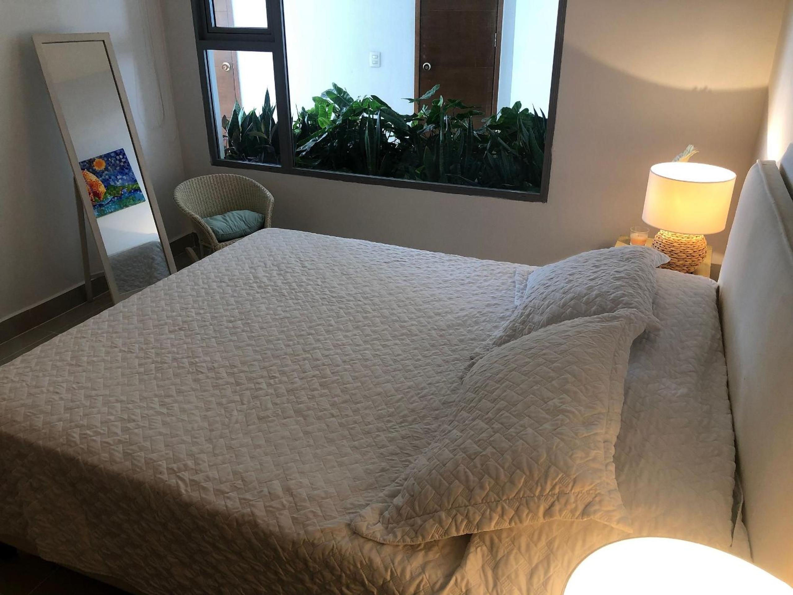 Amplios Aptos de Lujo Frente a la Playa a 5 Minutos del Centro y del Aeropuerto, en Edificio con Piscina, Jacuzzi, Sauna, Gimnasio, Turco y Seguridad las 2