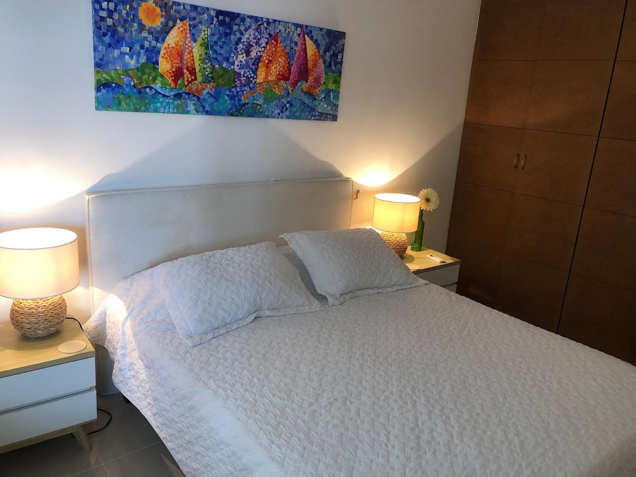 Amplios Aptos de Lujo Frente a la Playa a 5 Minutos del Centro y del Aeropuerto, en Edificio con Piscina, Jacuzzi, Sauna, Gimnasio, Turco y Seguridad las 2