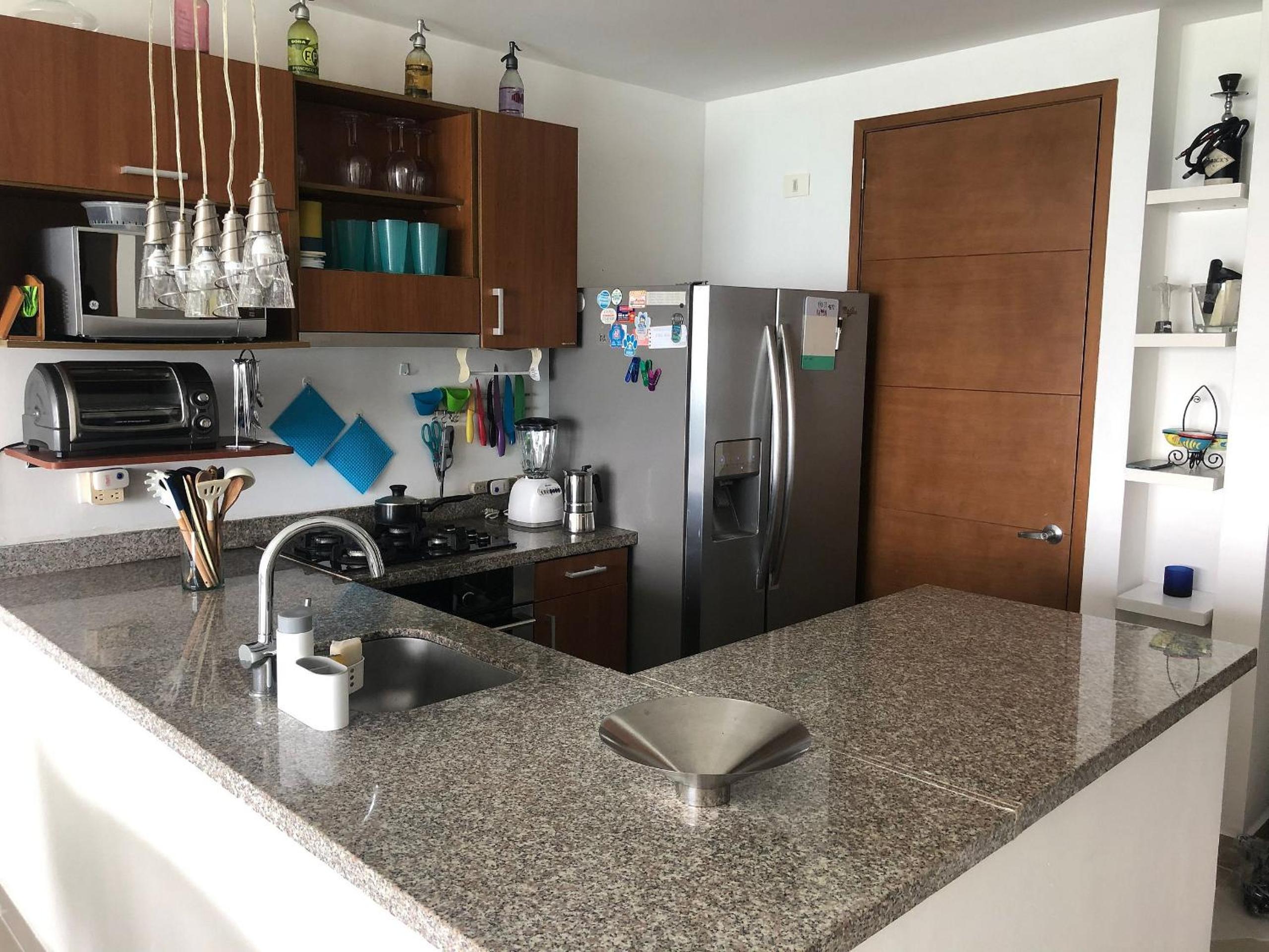 Amplios Aptos de Lujo Frente a la Playa a 5 Minutos del Centro y del Aeropuerto, en Edificio con Piscina, Jacuzzi, Sauna, Gimnasio, Turco y Seguridad las 2