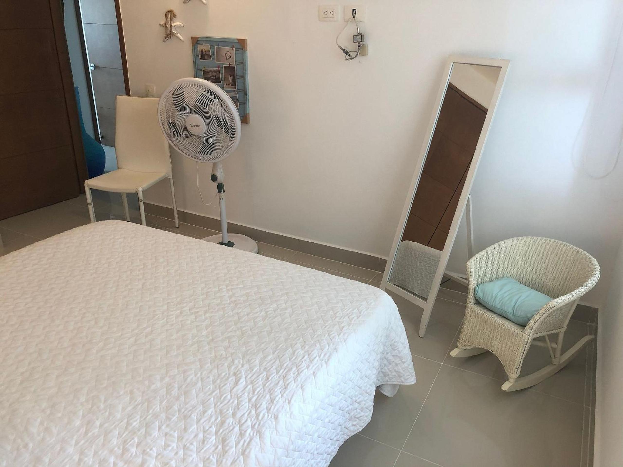 Amplios Aptos de Lujo Frente a la Playa a 5 Minutos del Centro y del Aeropuerto, en Edificio con Piscina, Jacuzzi, Sauna, Gimnasio, Turco y Seguridad las 2