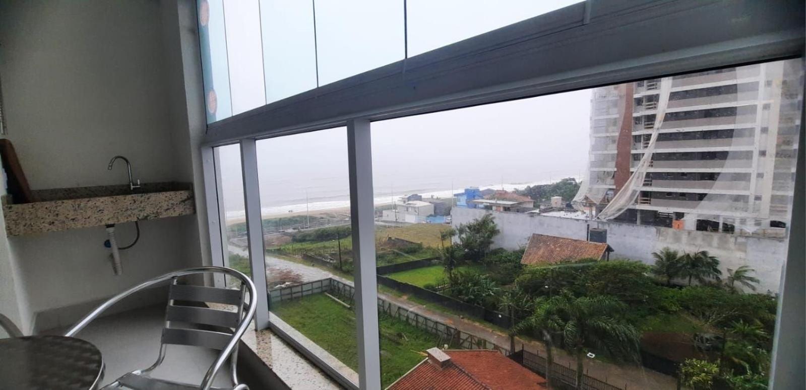 Seafront condominium with pool - SHC