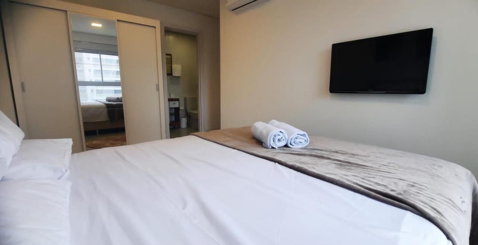Seafront condominium with pool - SHC