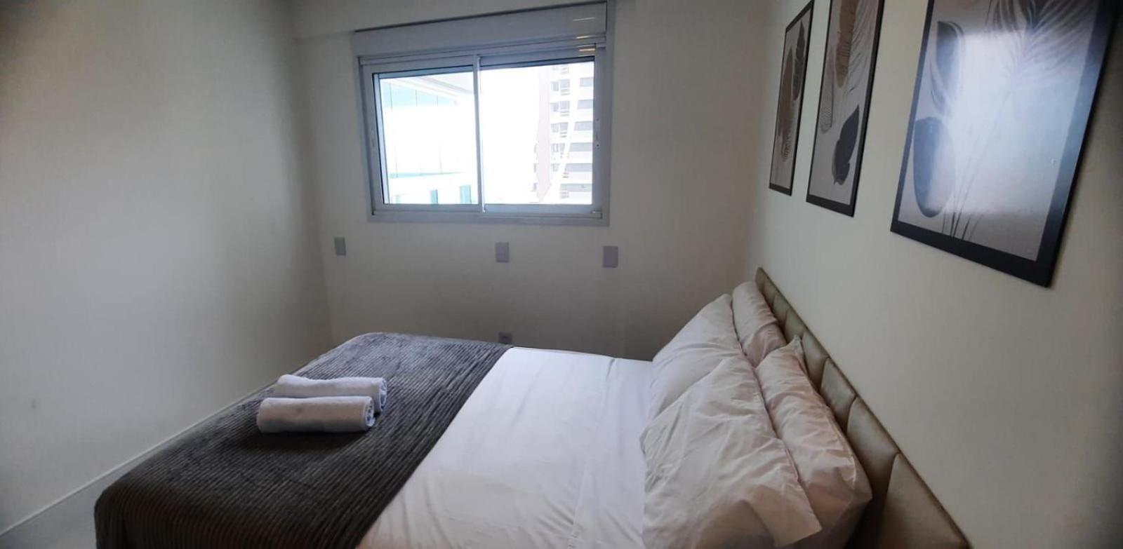 Seafront condominium with pool - SHC