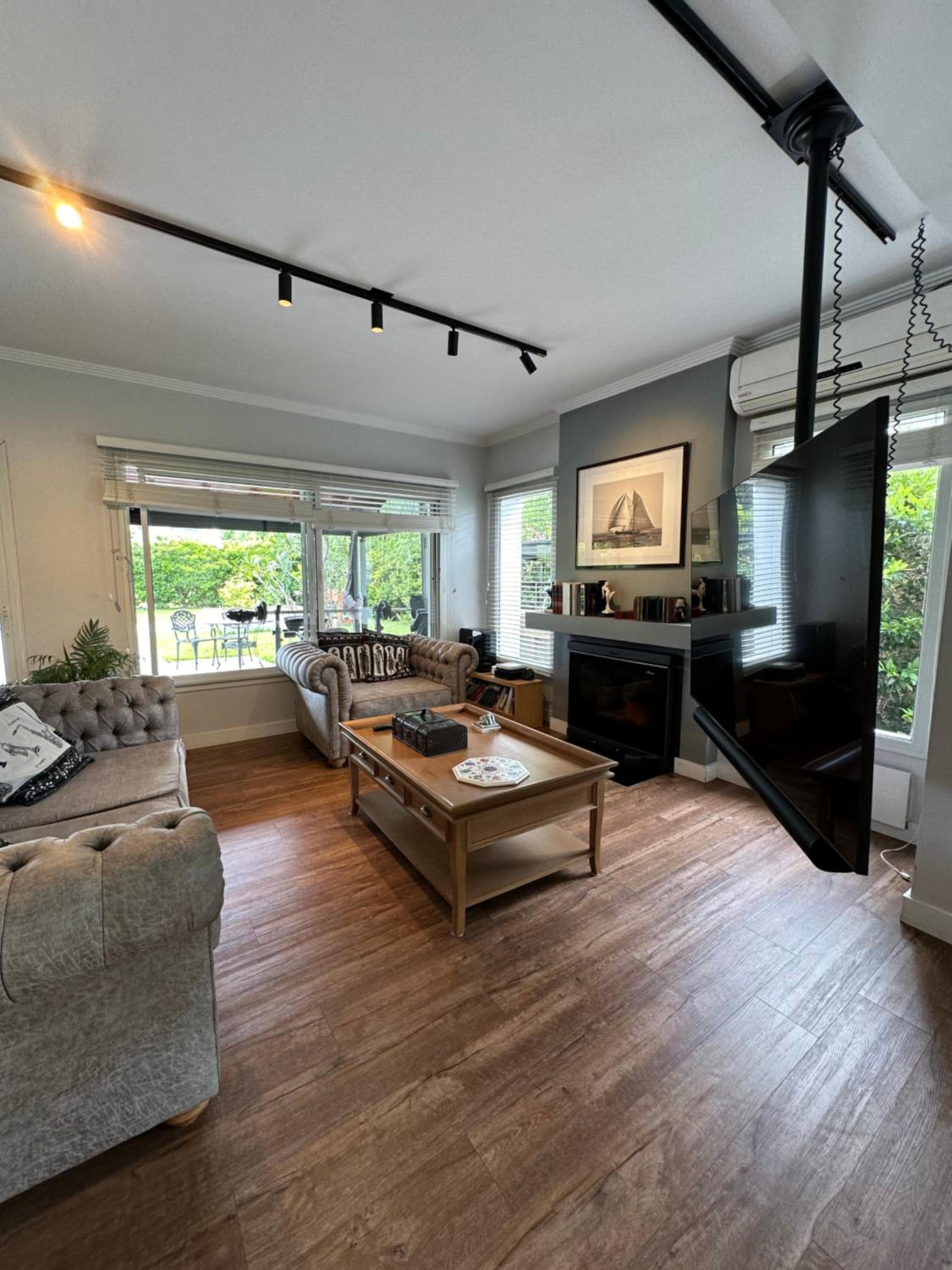Exclusiva casa con cava privada, piscina y ascensor