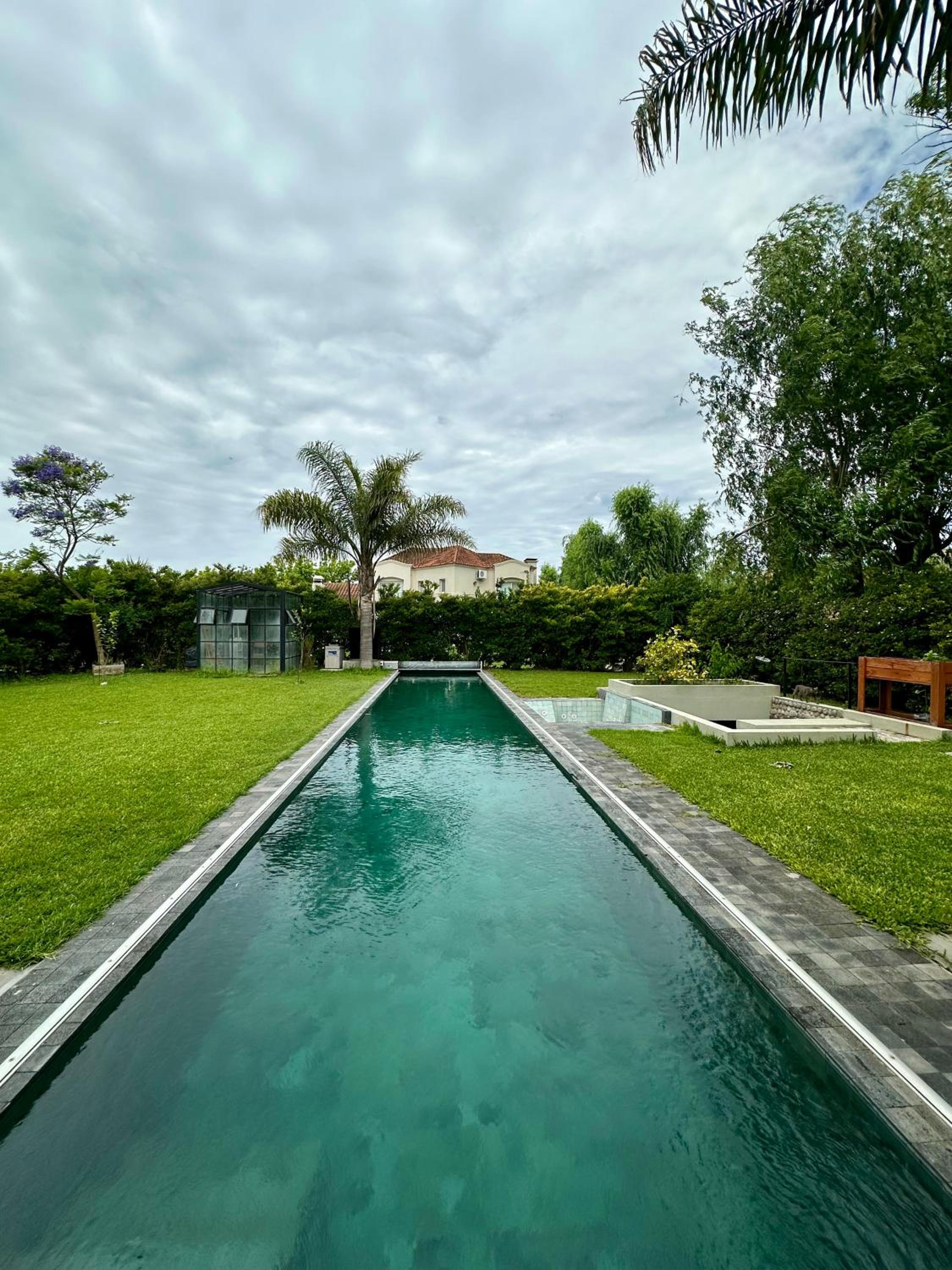 Exclusiva casa con cava privada, piscina y ascensor