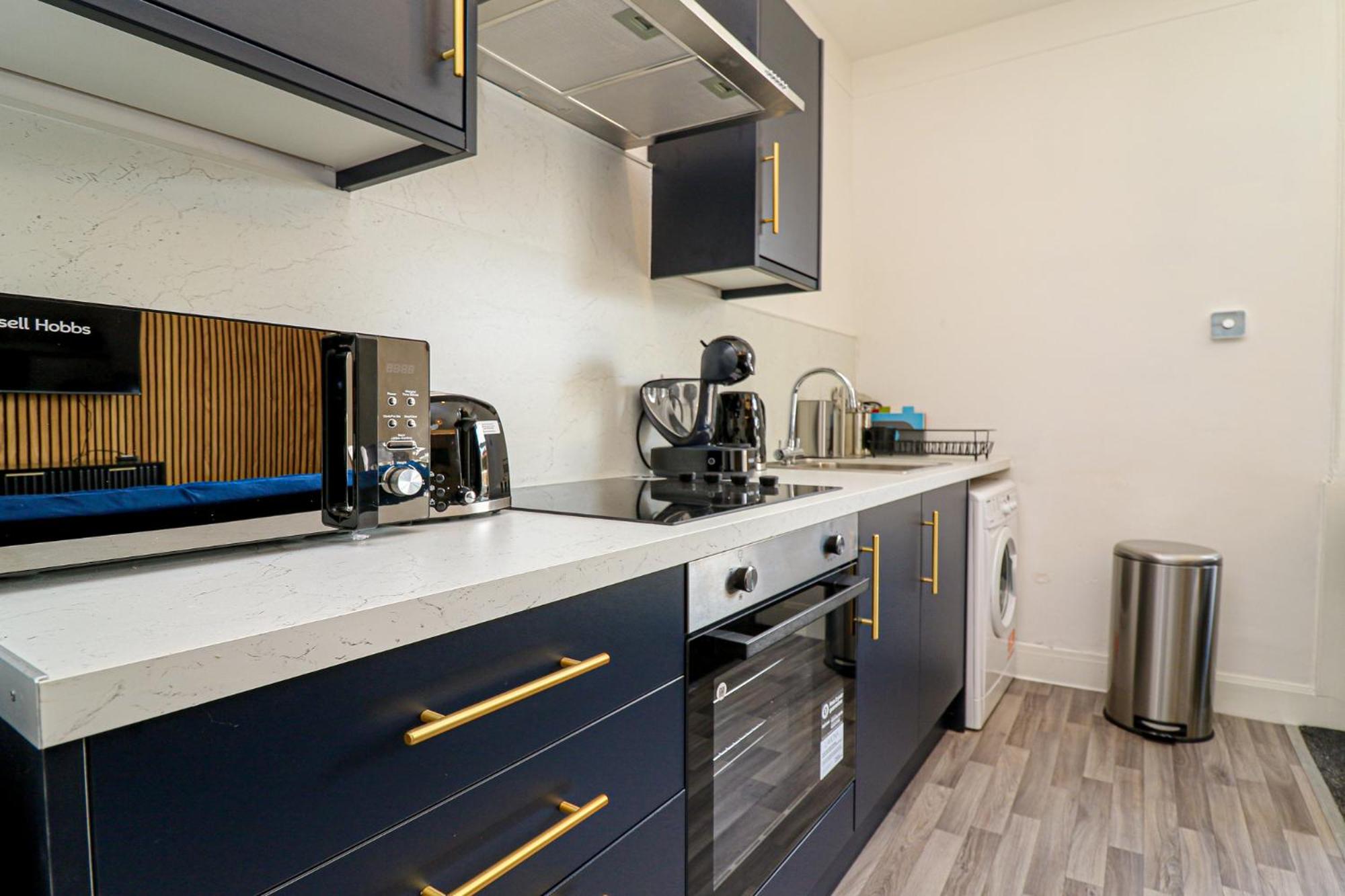 1-Bed Apartment with Sofa Bed in West Kilbride - Long Stays - Free Parking