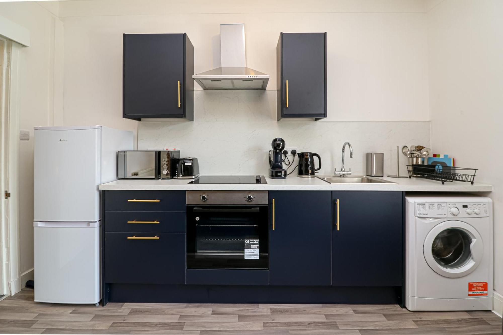 1-Bed Apartment with Sofa Bed in West Kilbride - Long Stays - Free Parking