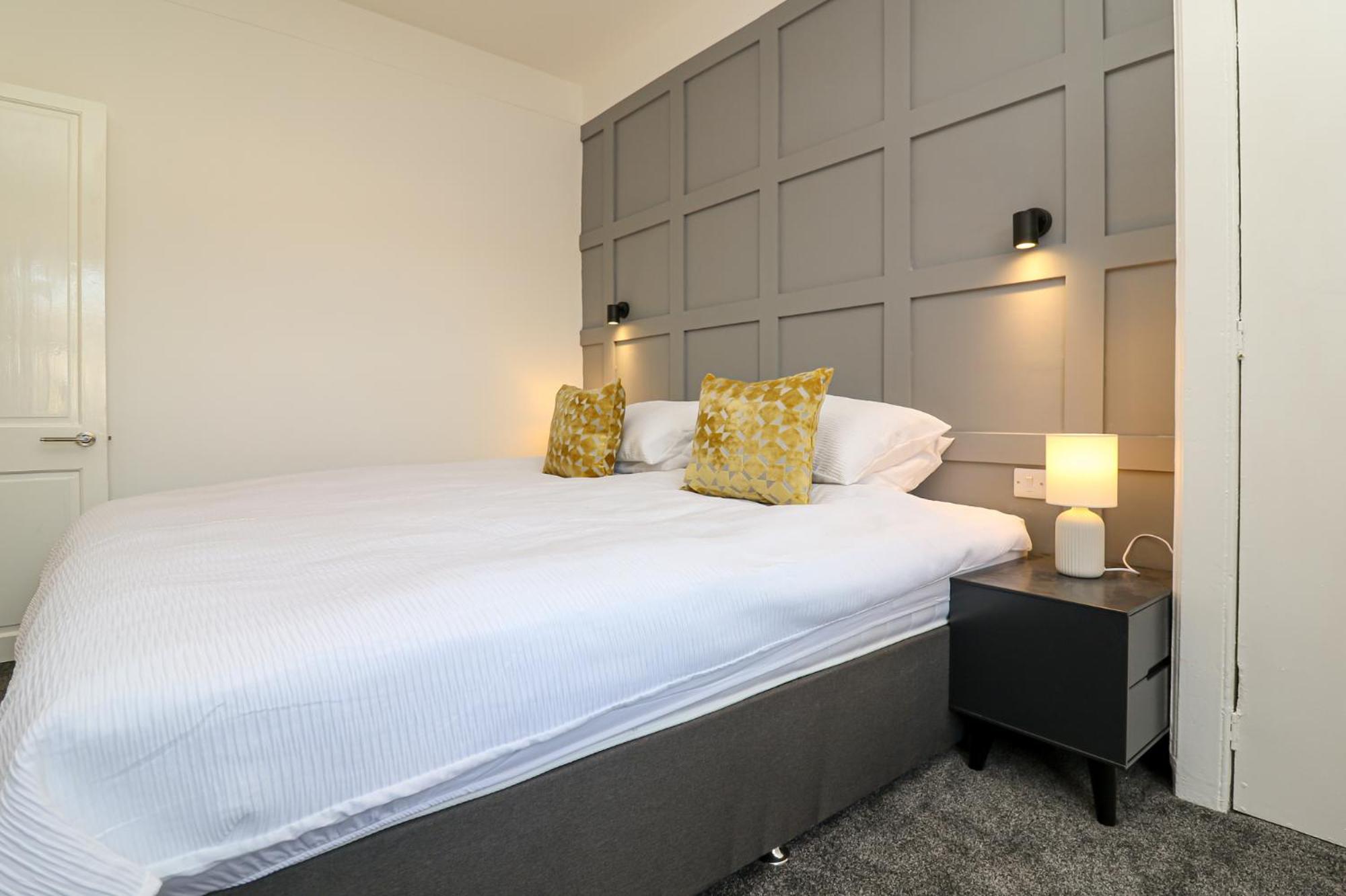 1-Bed Apartment with Sofa Bed in West Kilbride - Long Stays - Free Parking
