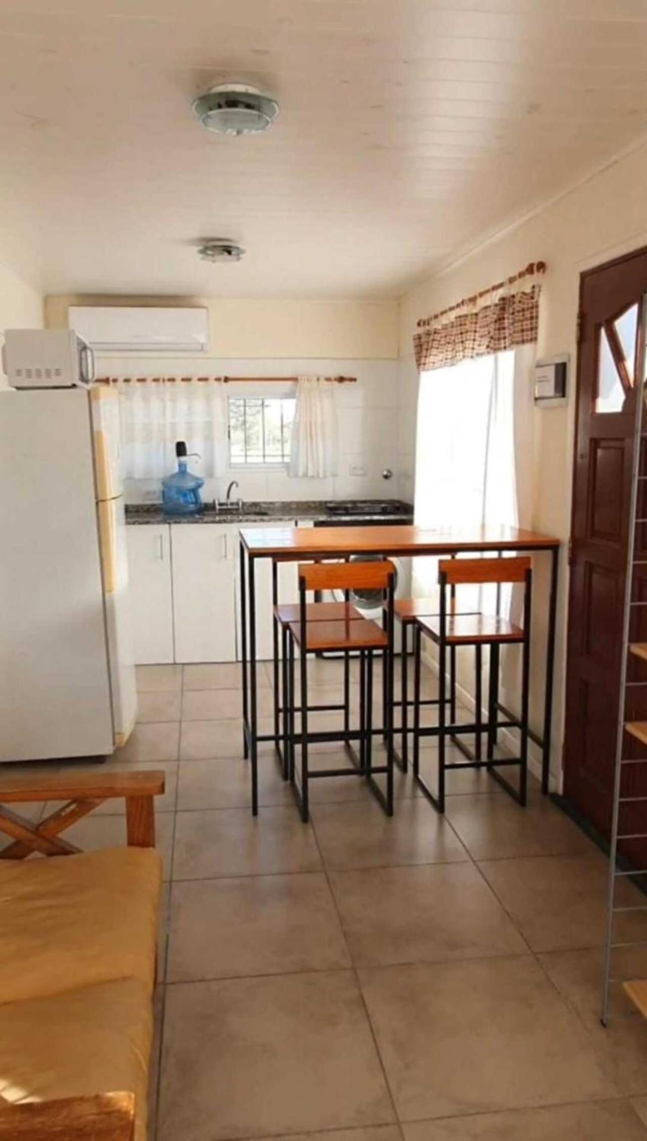 Casa con PILETA, PARRILLA y cochera cubierta