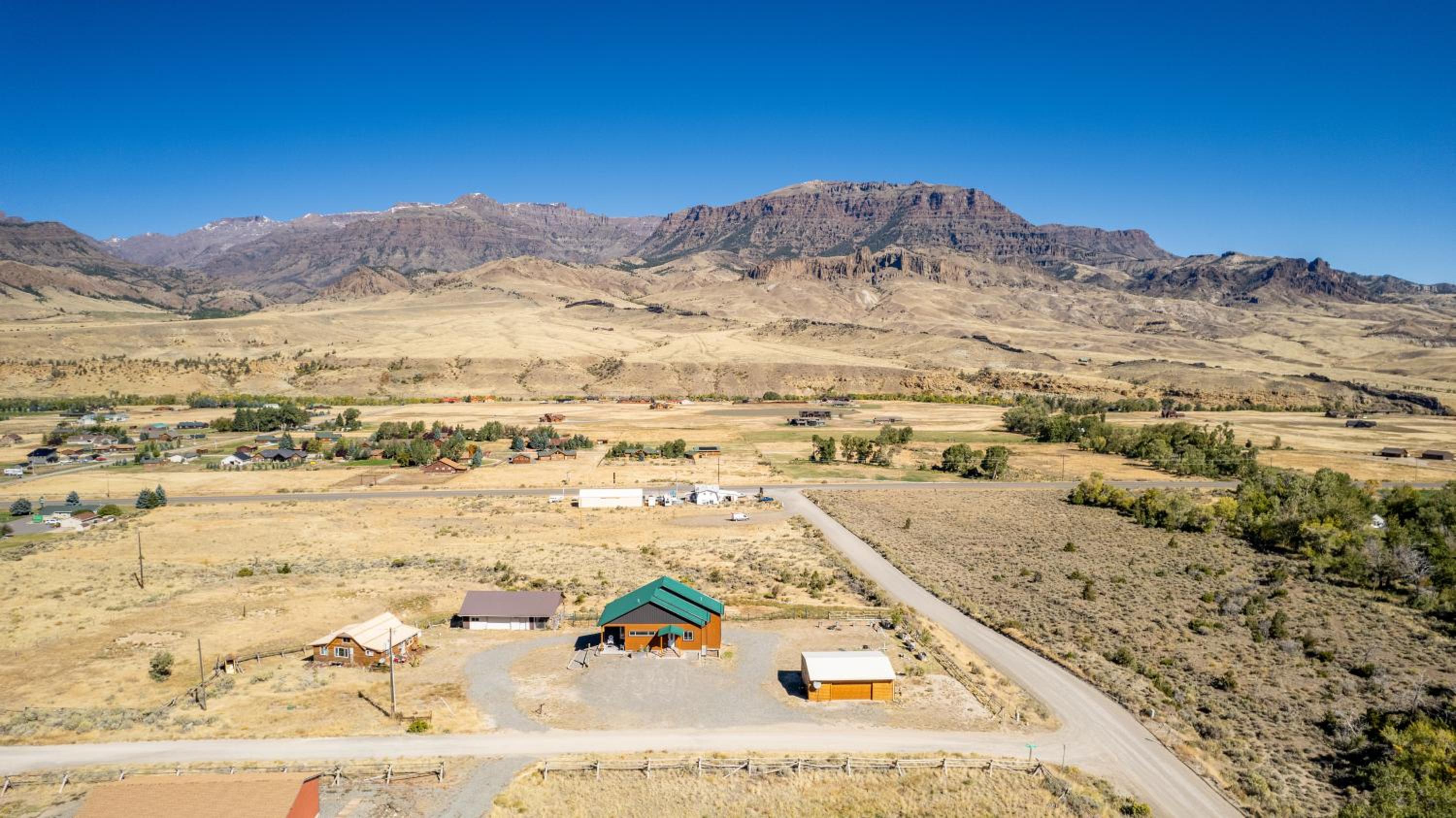 Soak in Panoramic Views Wapiti Cabin, Dogs OK view 3