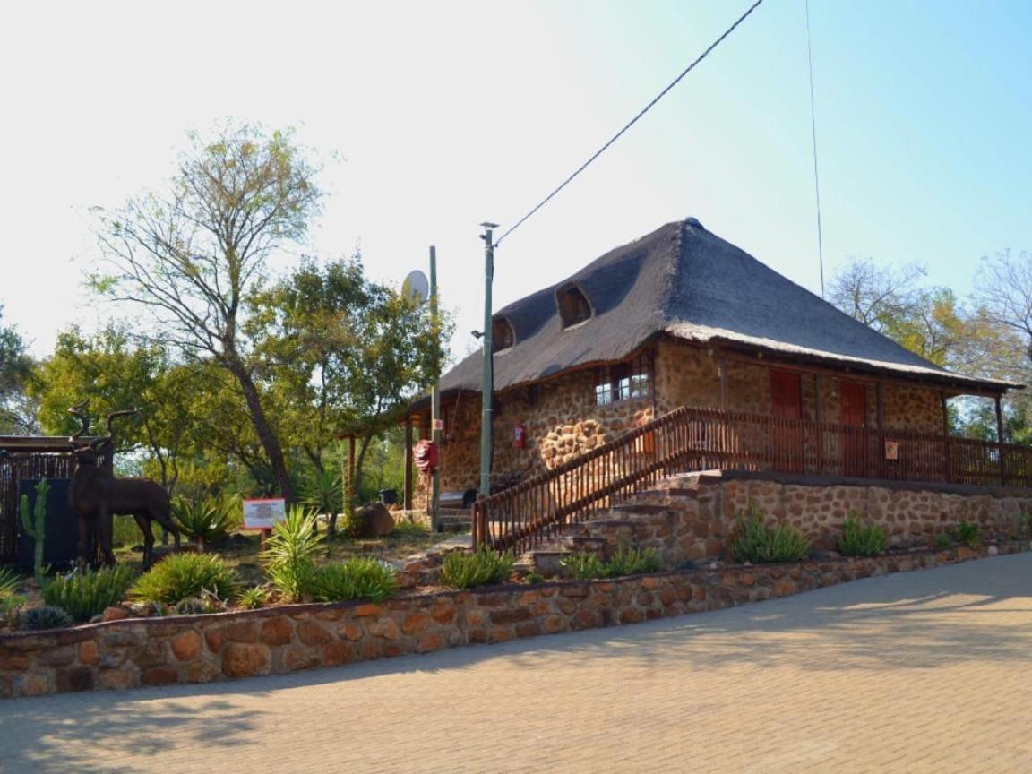 Thandabantu Game Lodge