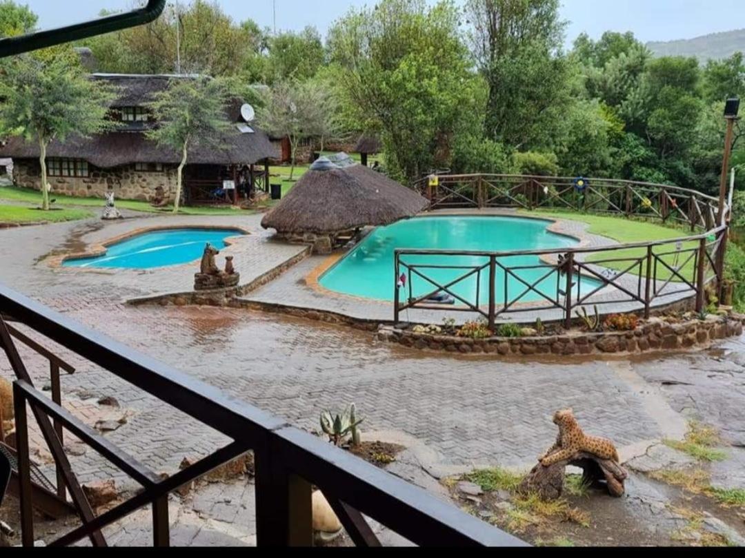 Thandabantu Game Lodge