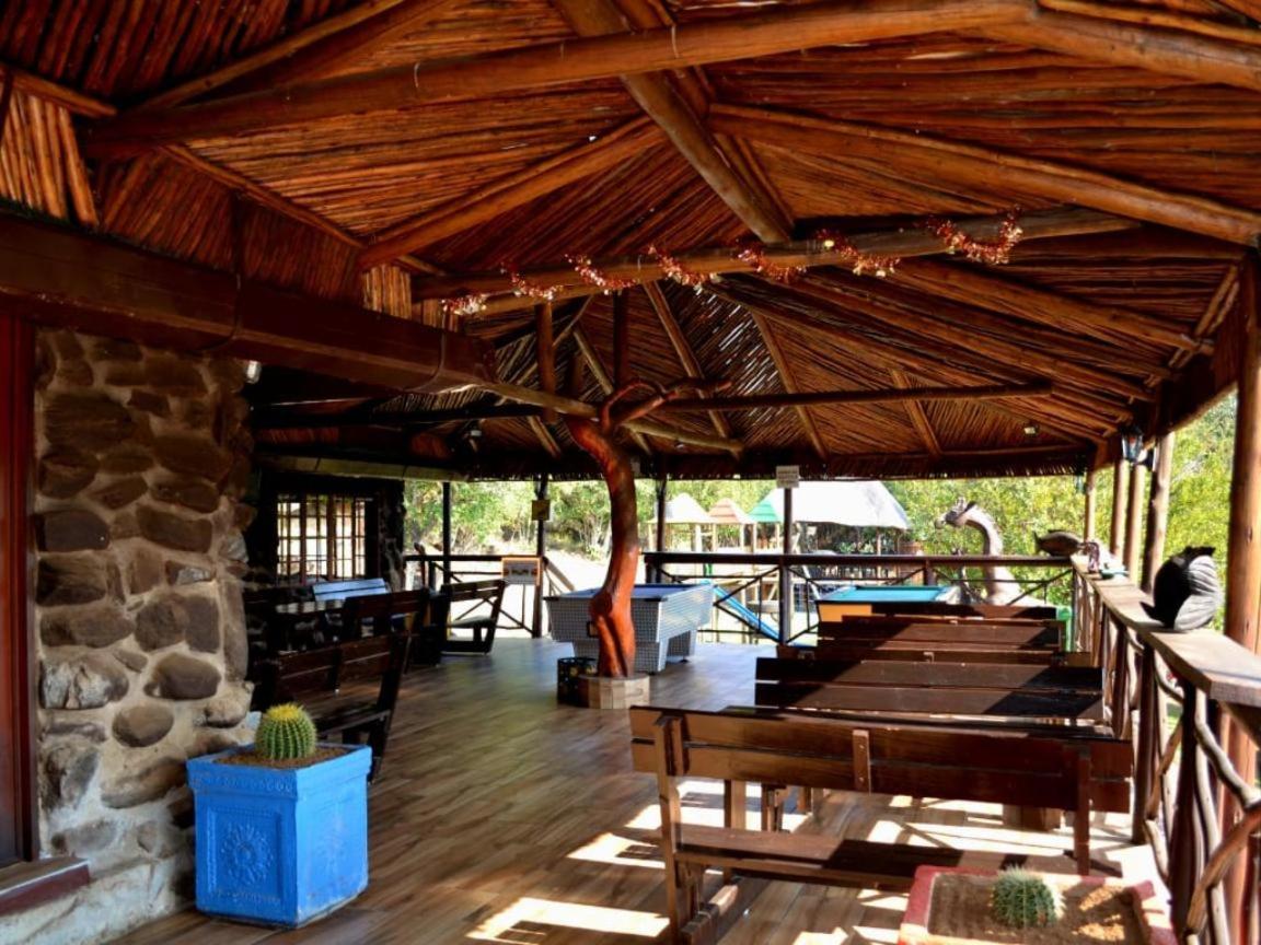 Thandabantu Game Lodge