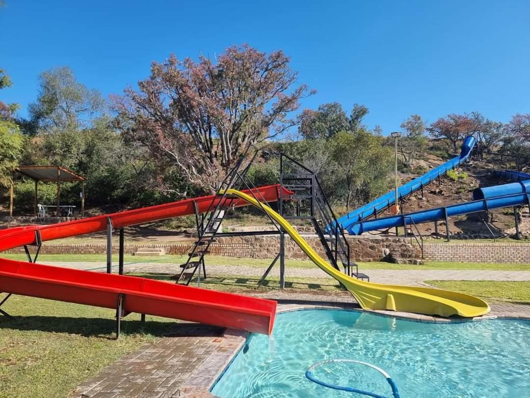 Thandabantu Game Lodge