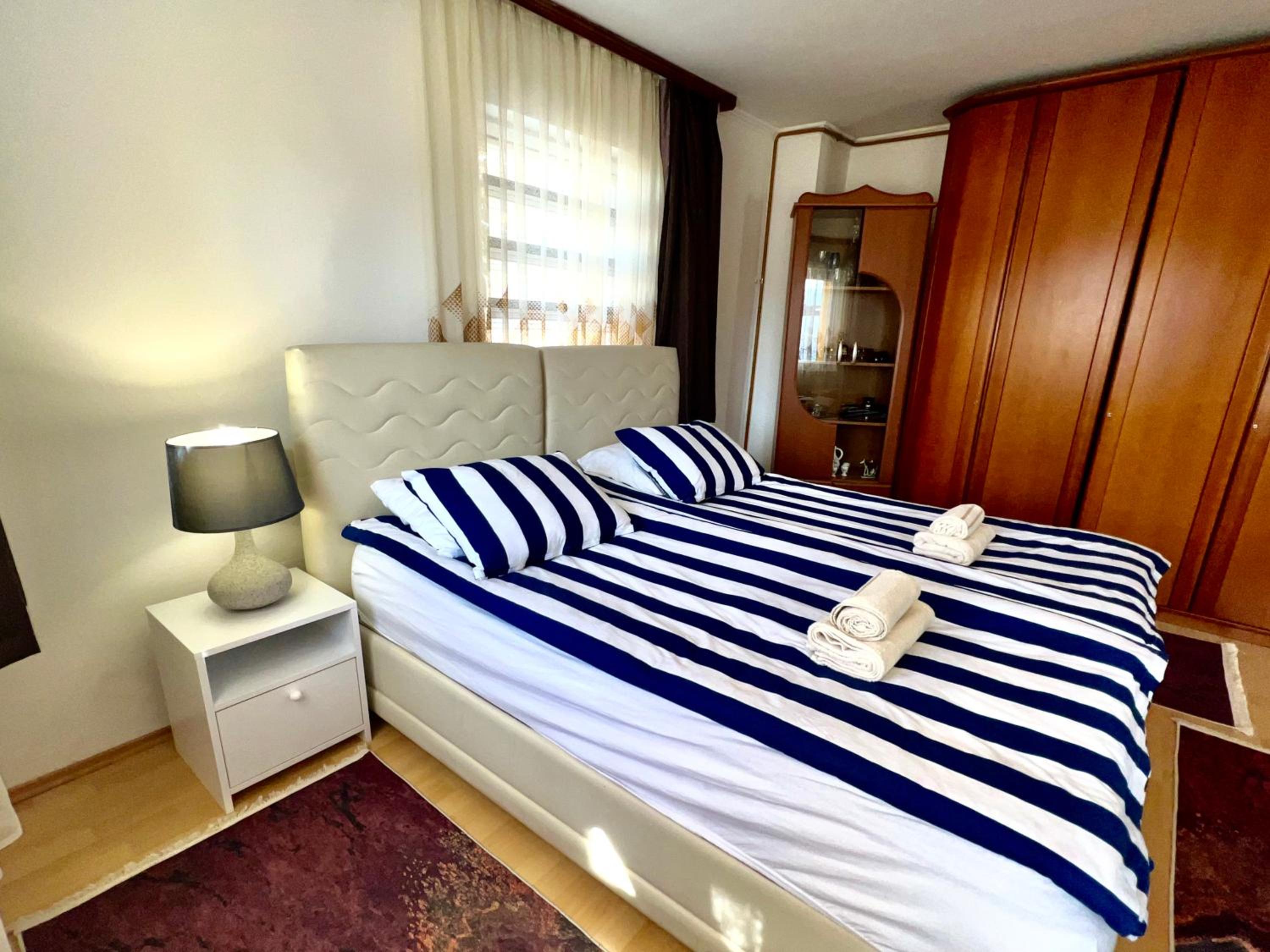 Twin Apartment with Balcony in OLD TOWN
