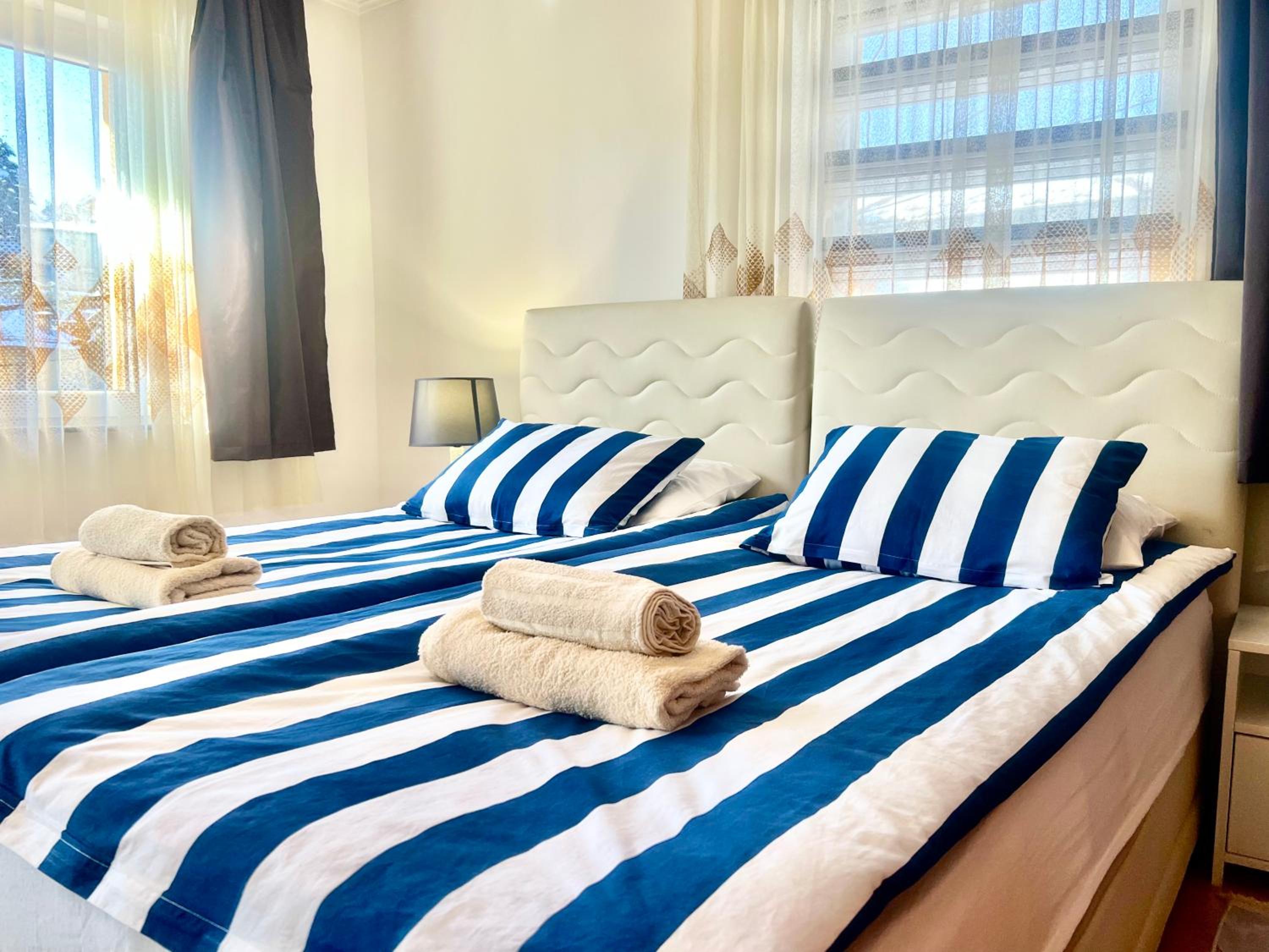 Twin Apartment with Balcony in OLD TOWN