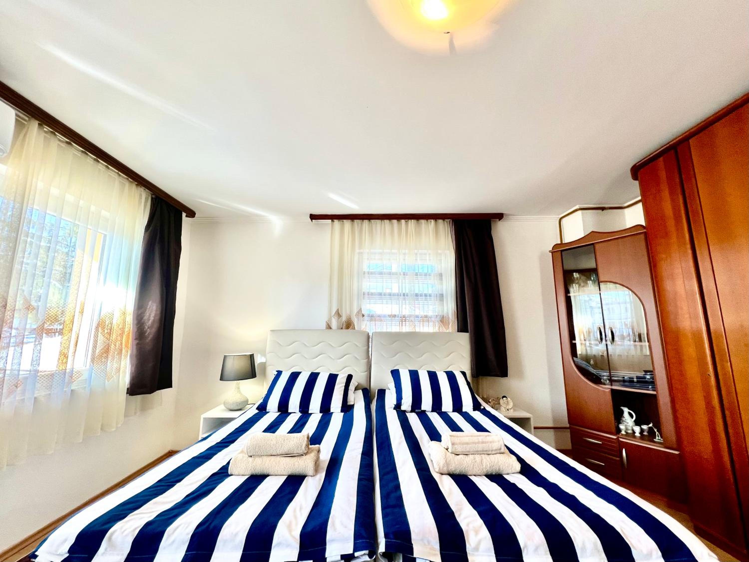 Twin Apartment with Balcony in OLD TOWN