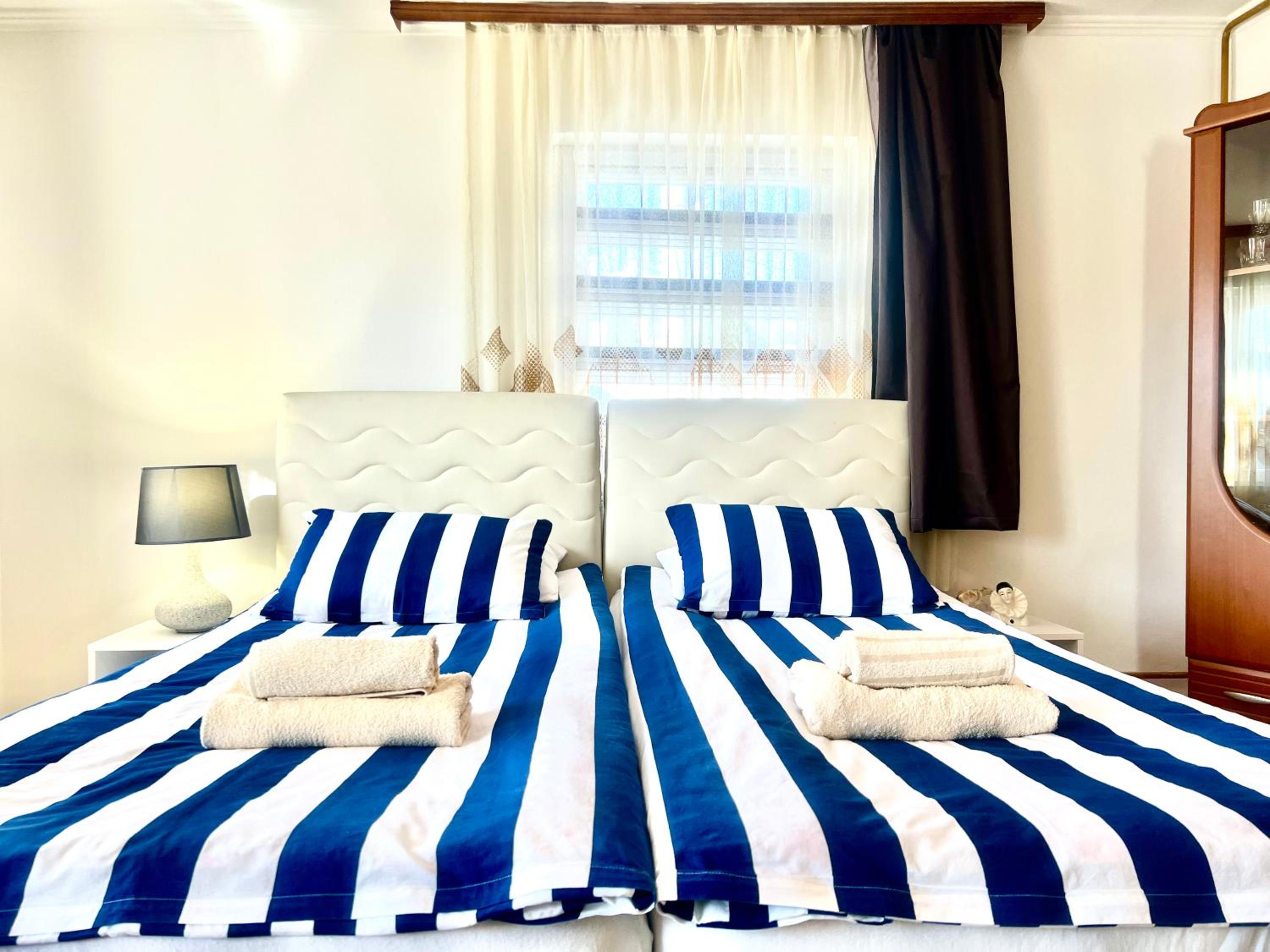 Twin Apartment with Balcony in OLD TOWN