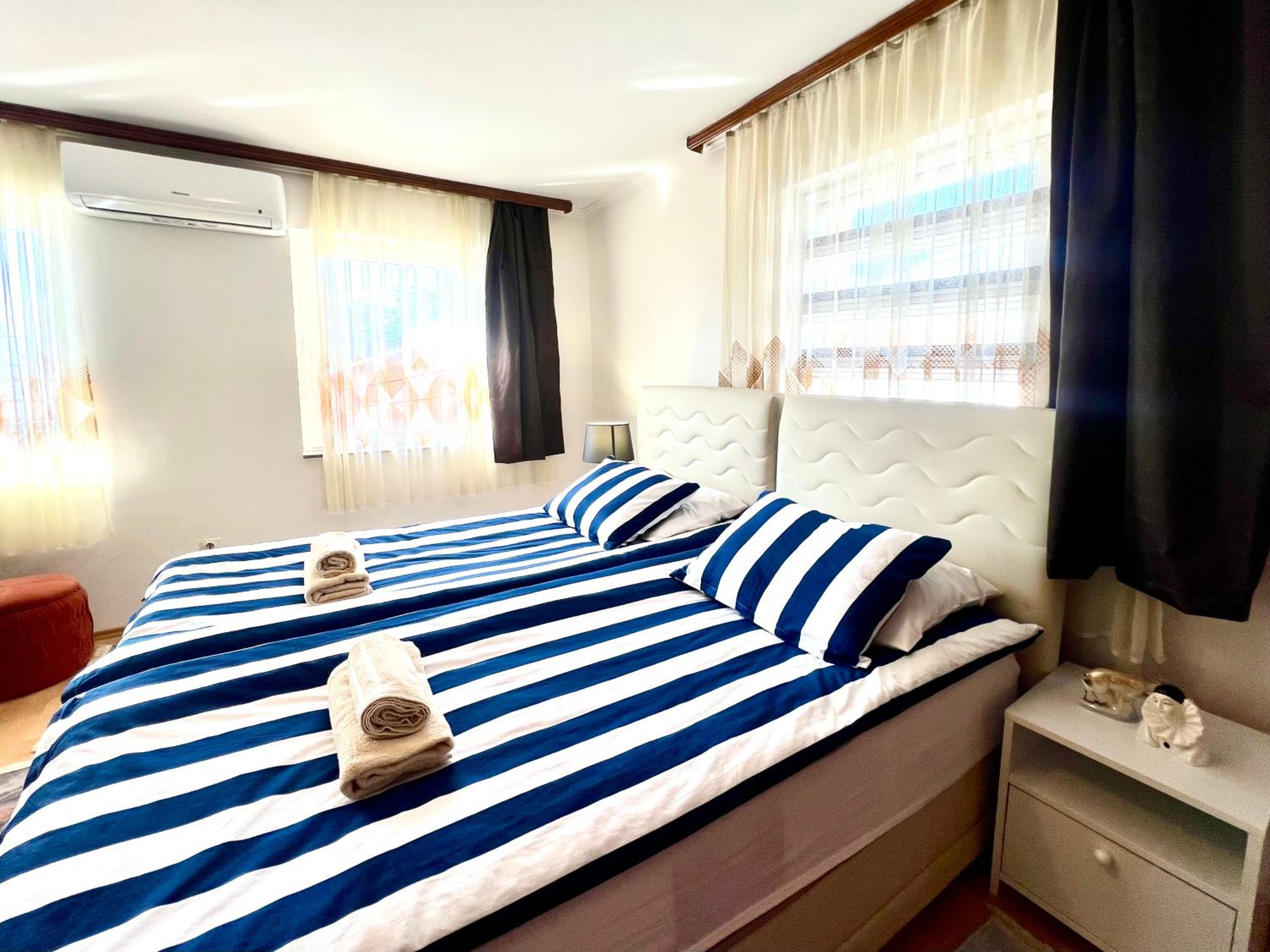 Twin Apartment with Balcony in OLD TOWN