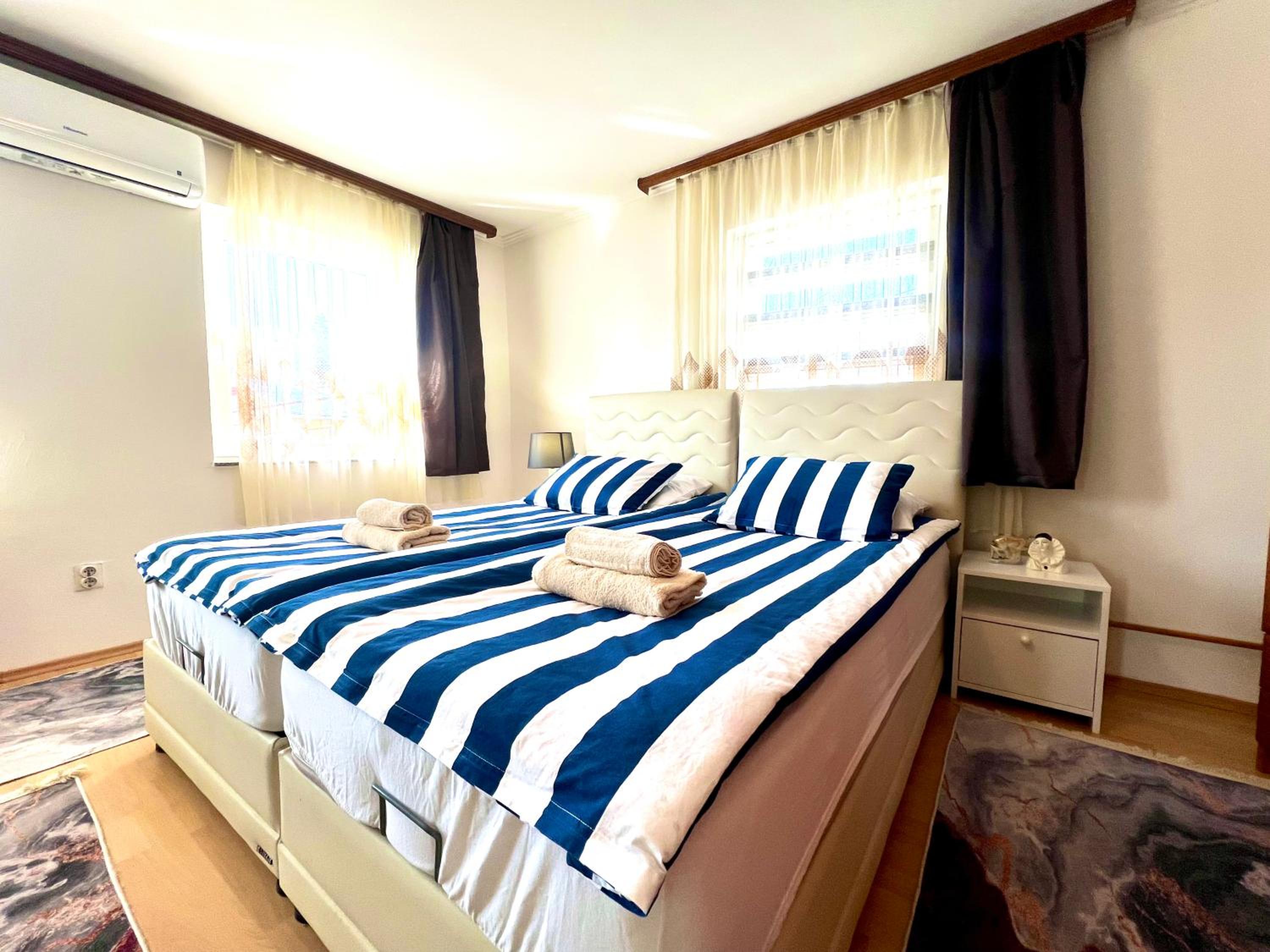 Twin Apartment with Balcony in OLD TOWN
