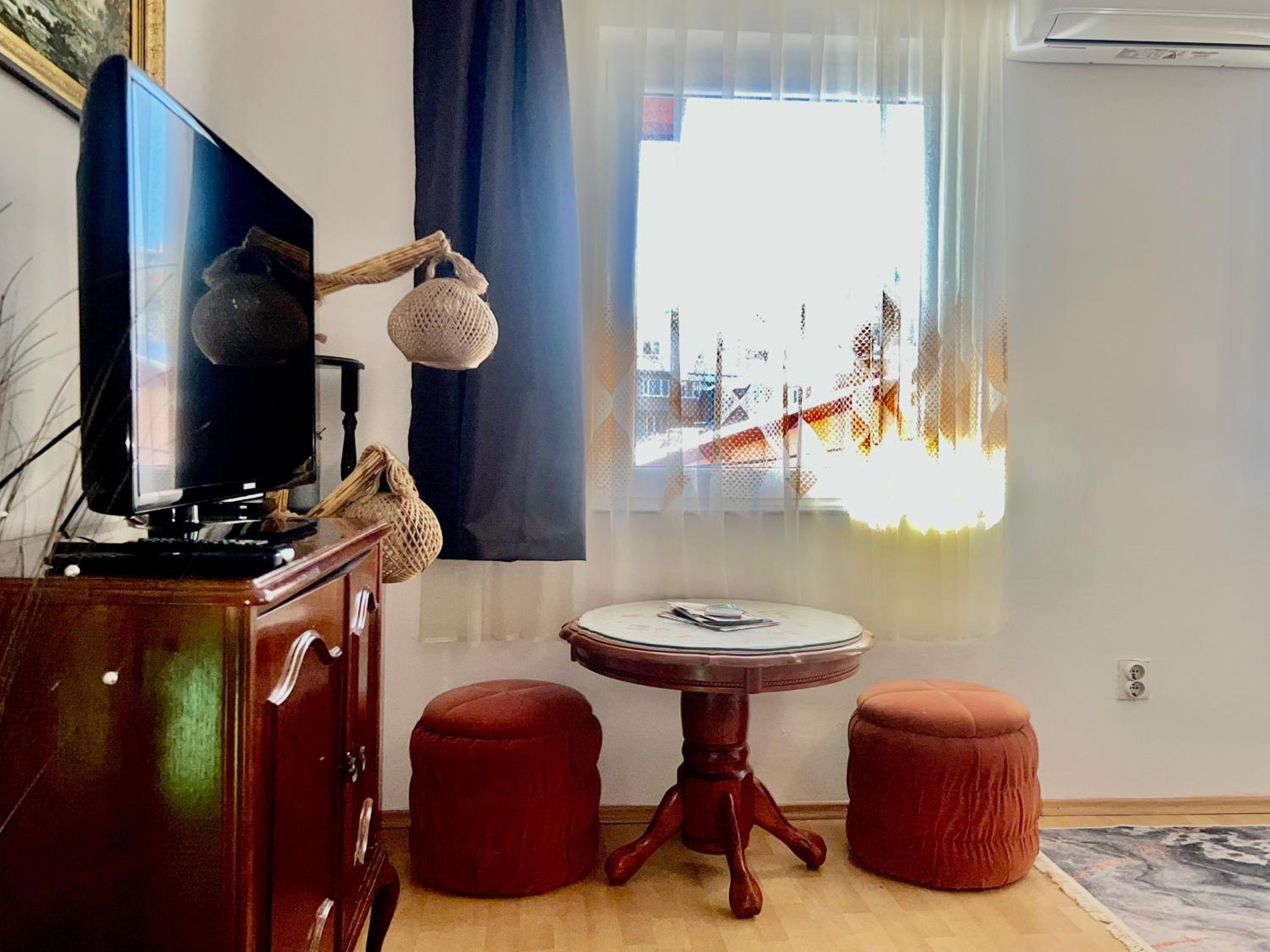 Twin Apartment with Balcony in OLD TOWN
