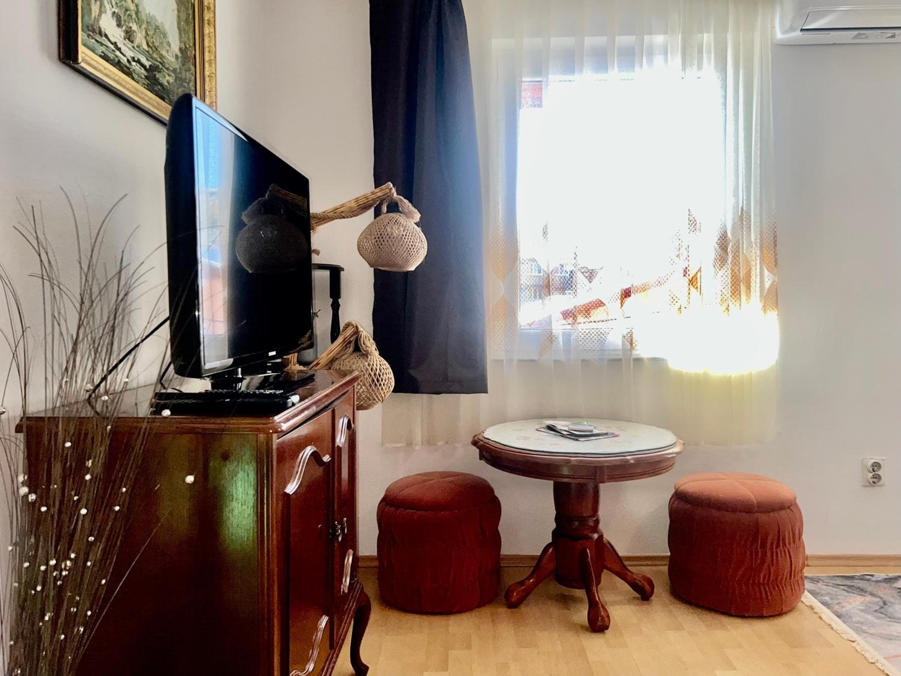 Twin Apartment with Balcony in OLD TOWN