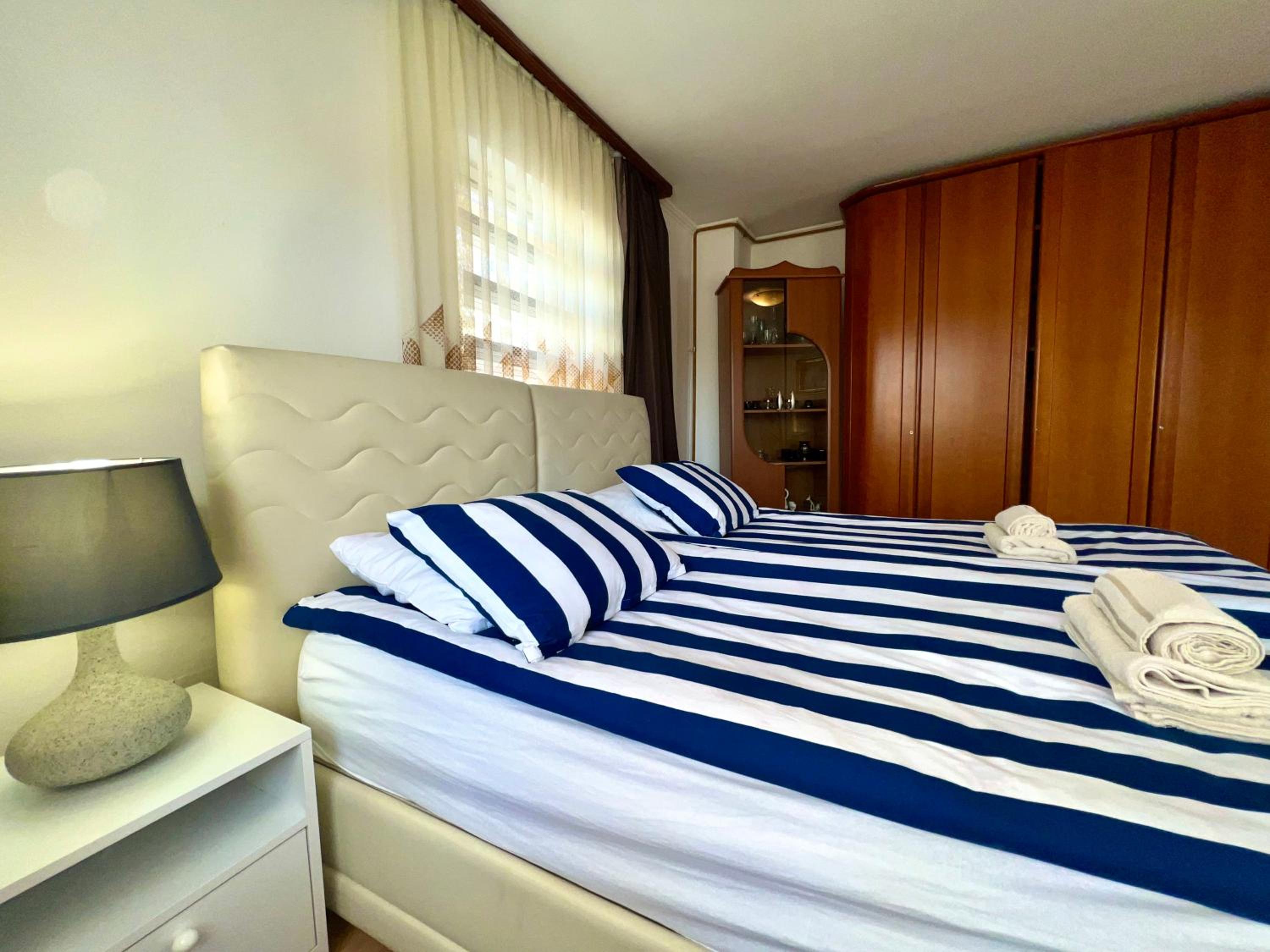 Twin Apartment with Balcony in OLD TOWN