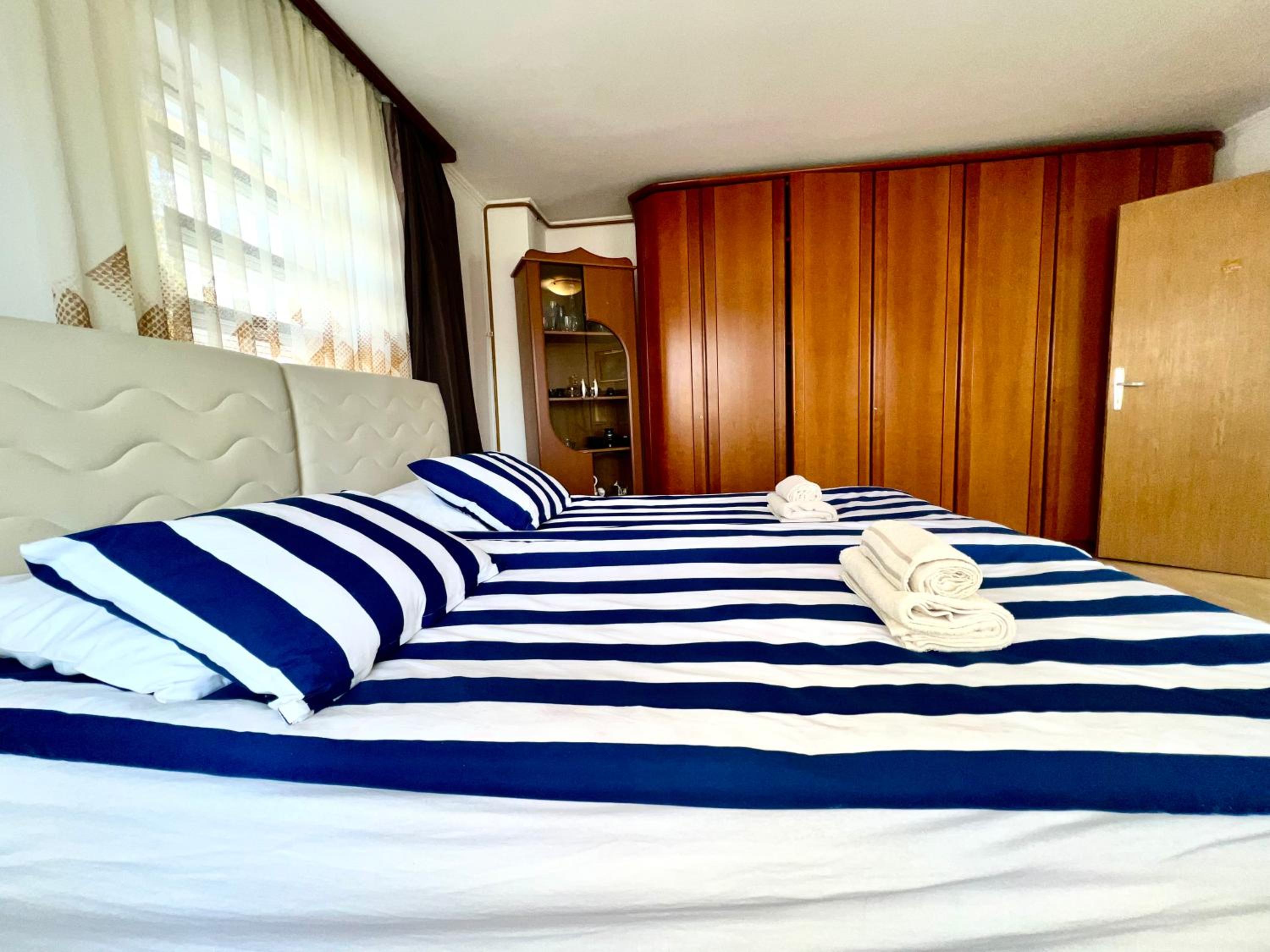 Twin Apartment with Balcony in OLD TOWN