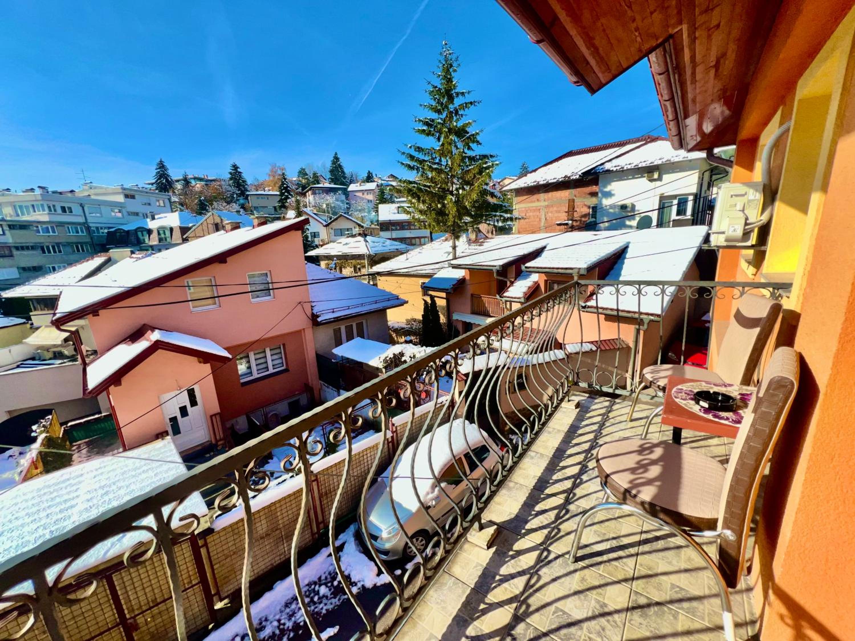Twin Apartment with Balcony in OLD TOWN