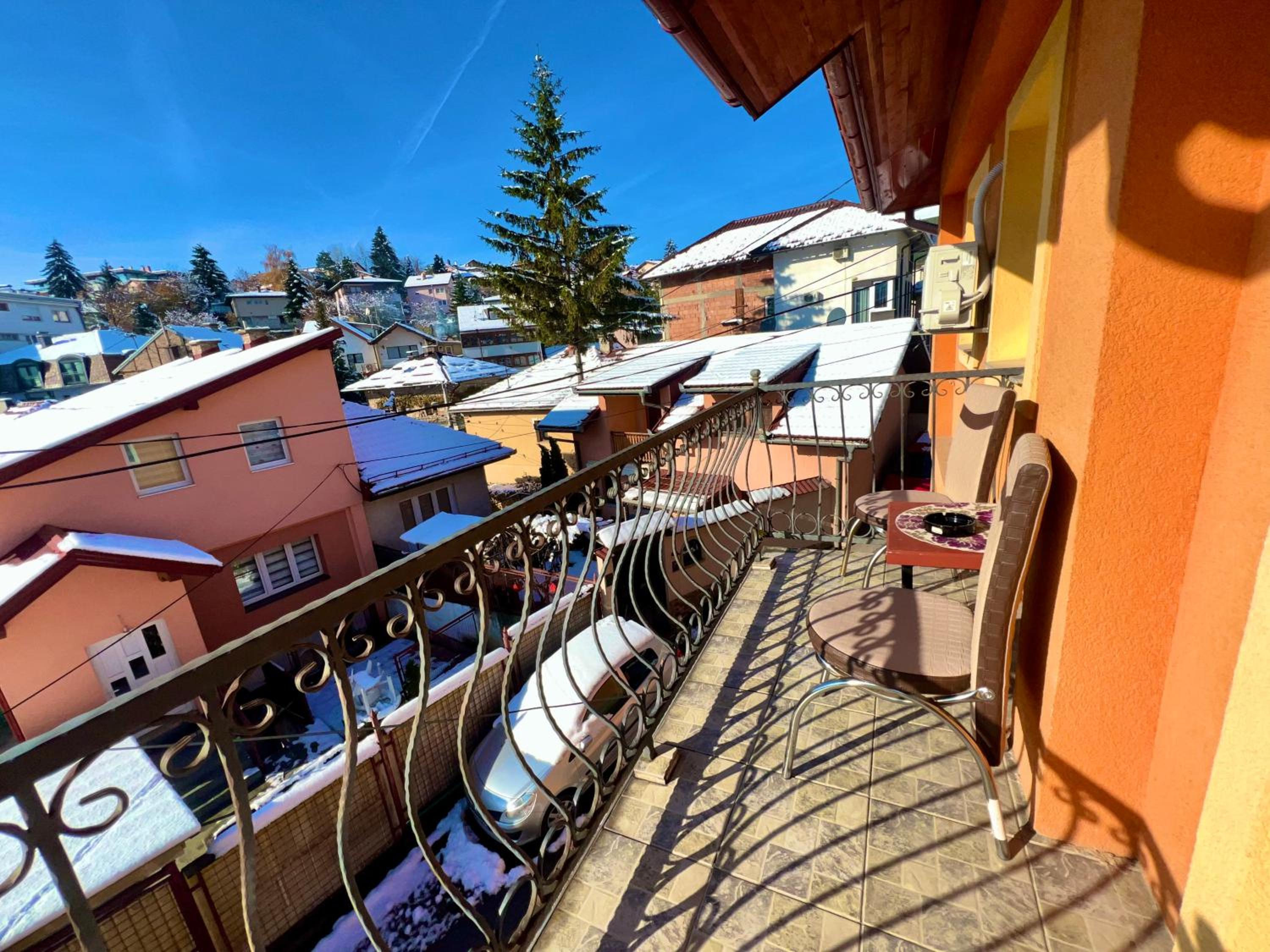 Twin Apartment with Balcony in OLD TOWN