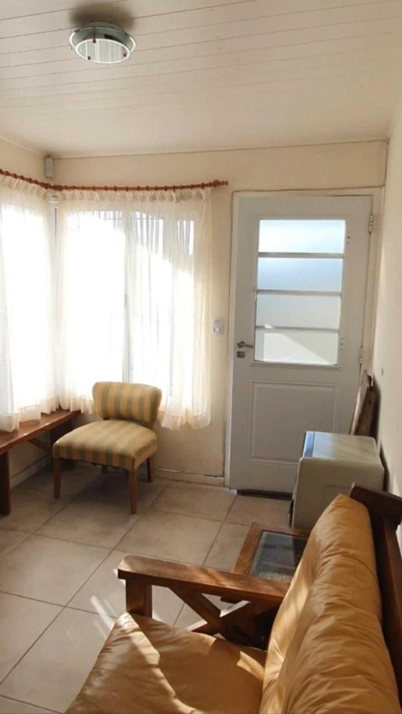 Casa con PILETA, PARRILLA y cochera cubierta