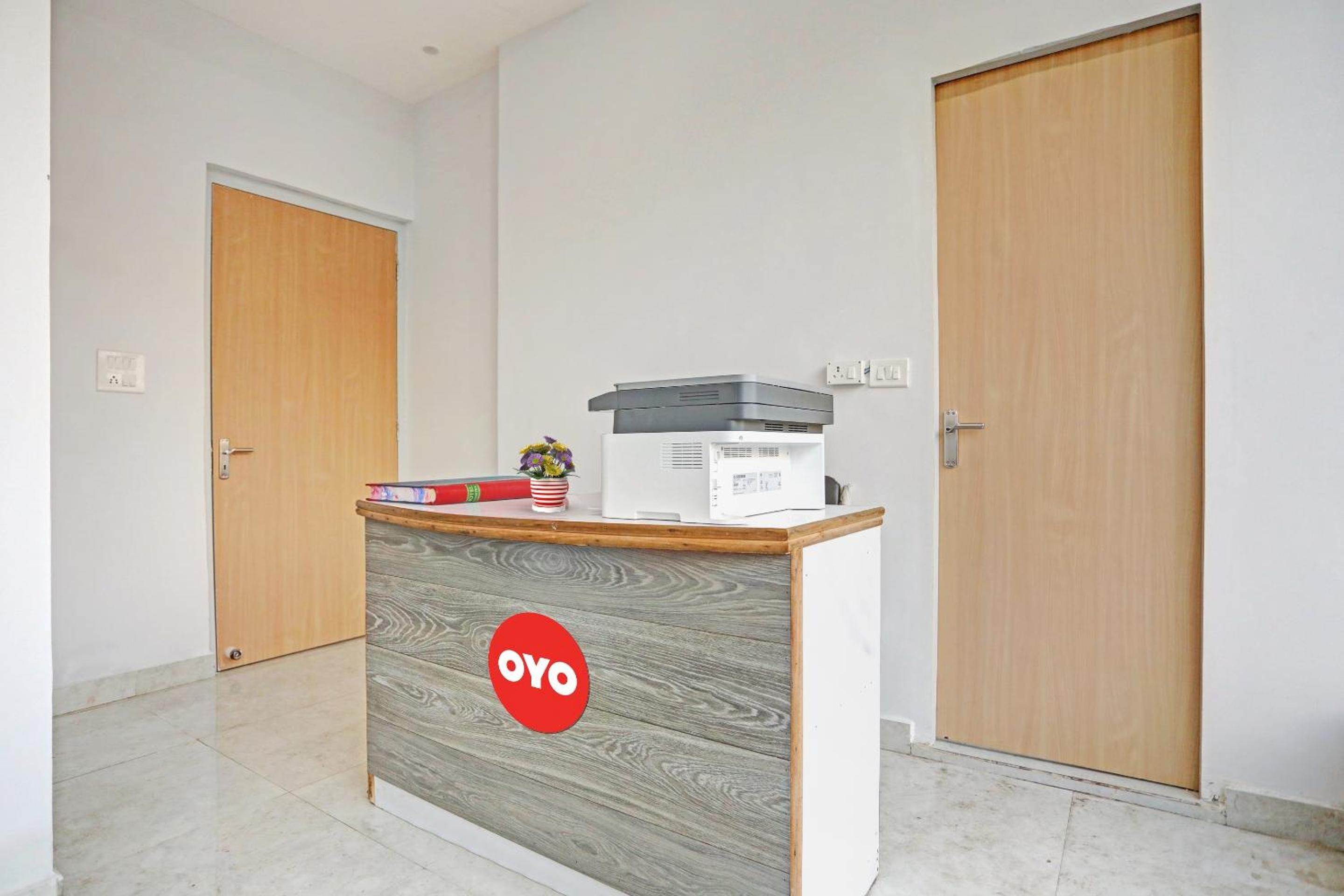 Lobby & Reception