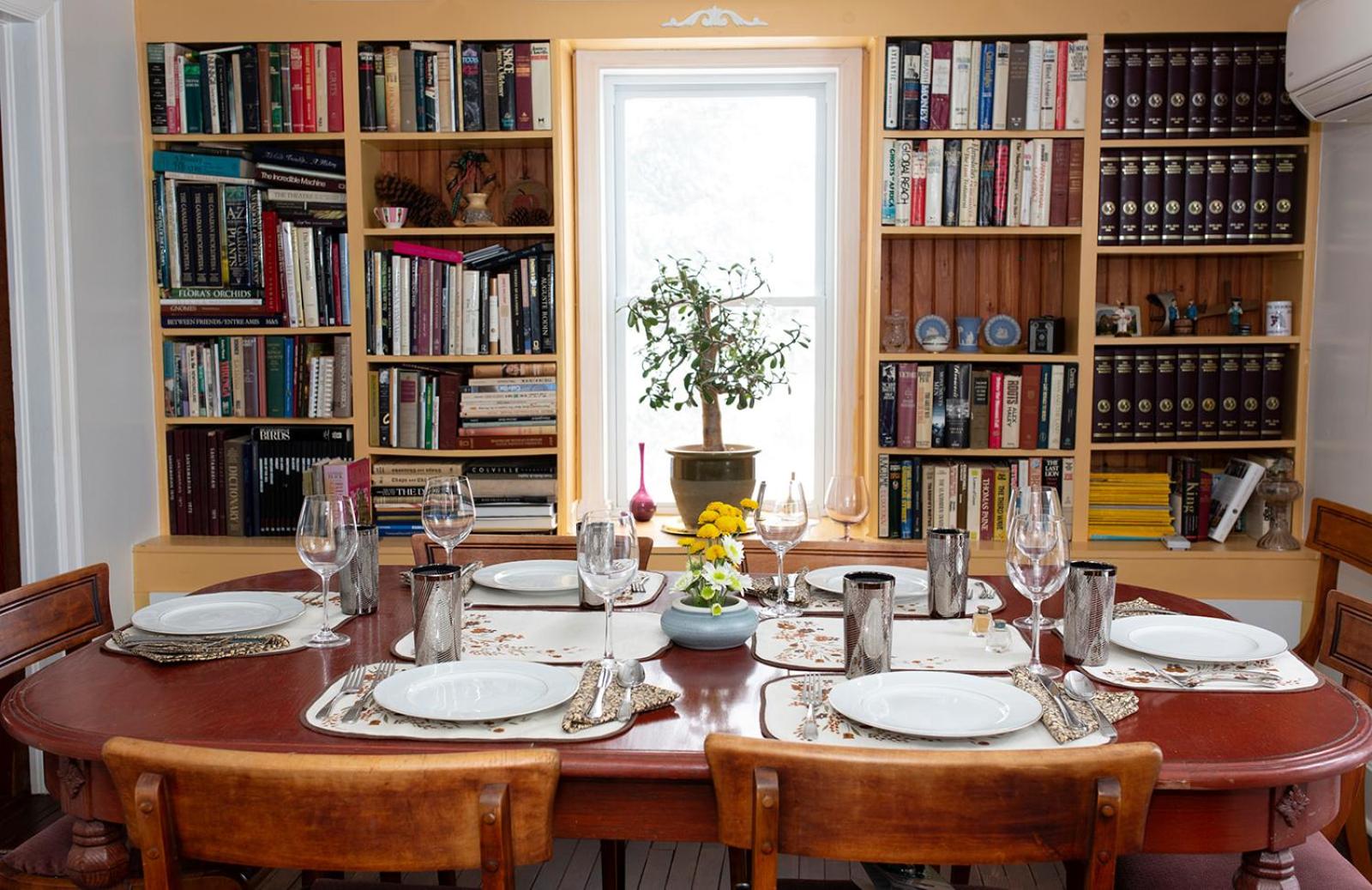 Rustic Farmhouse in Gaspereau Valley Wine Country!