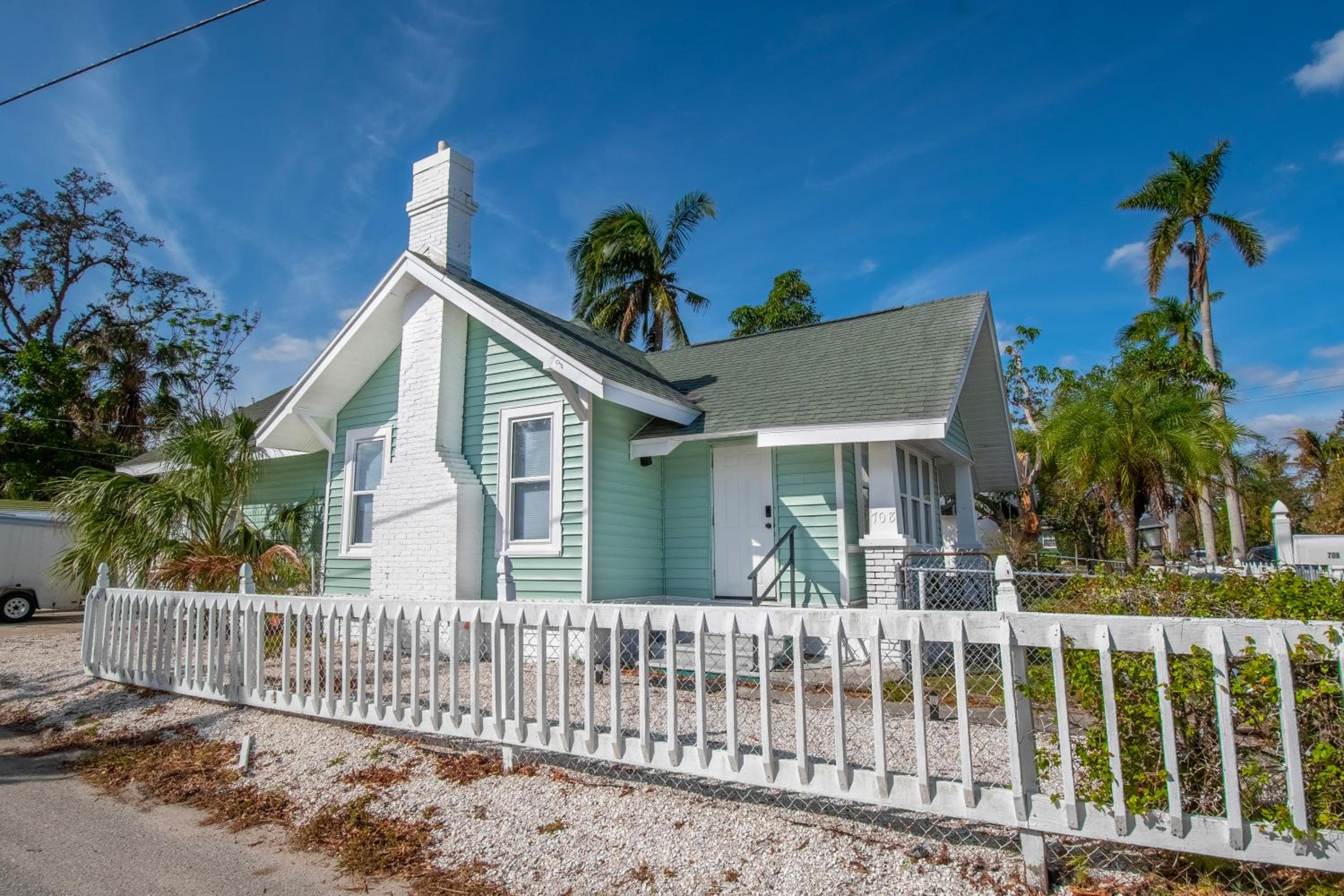 Charming 3-bedroom bungalow view 4