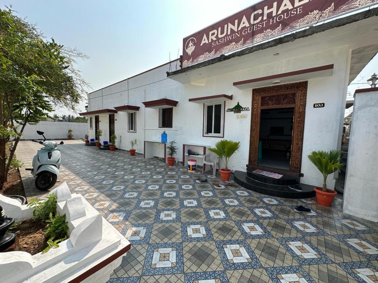 Tiru Arunachala Sashwin Guest House