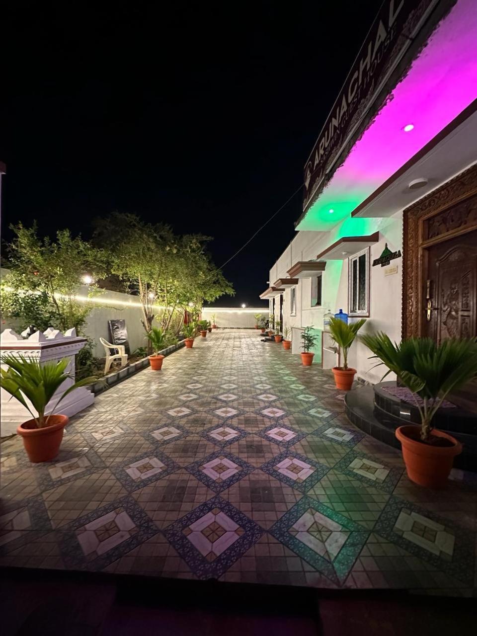 Tiru Arunachala Sashwin Guest House