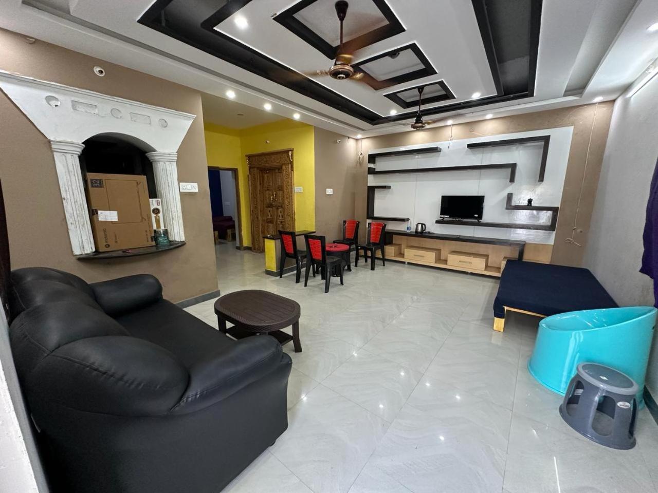 Tiru Arunachala Sashwin Guest House