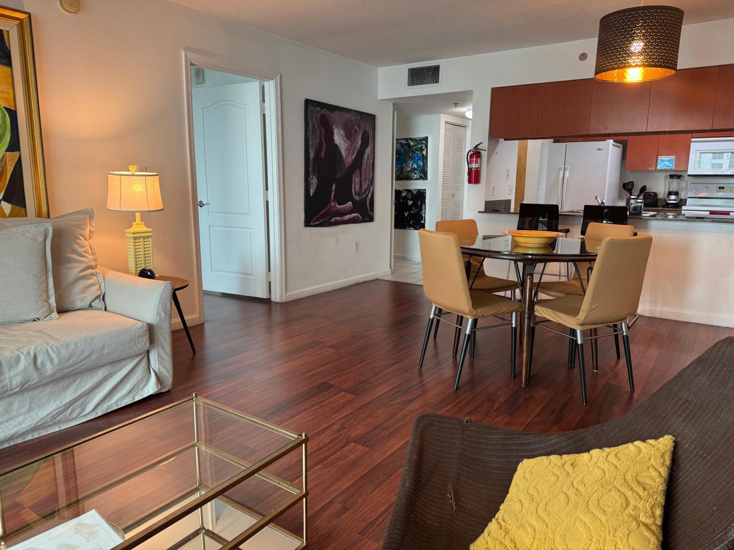 Brickell Apt with Bay Views, Pool, Free Parking
