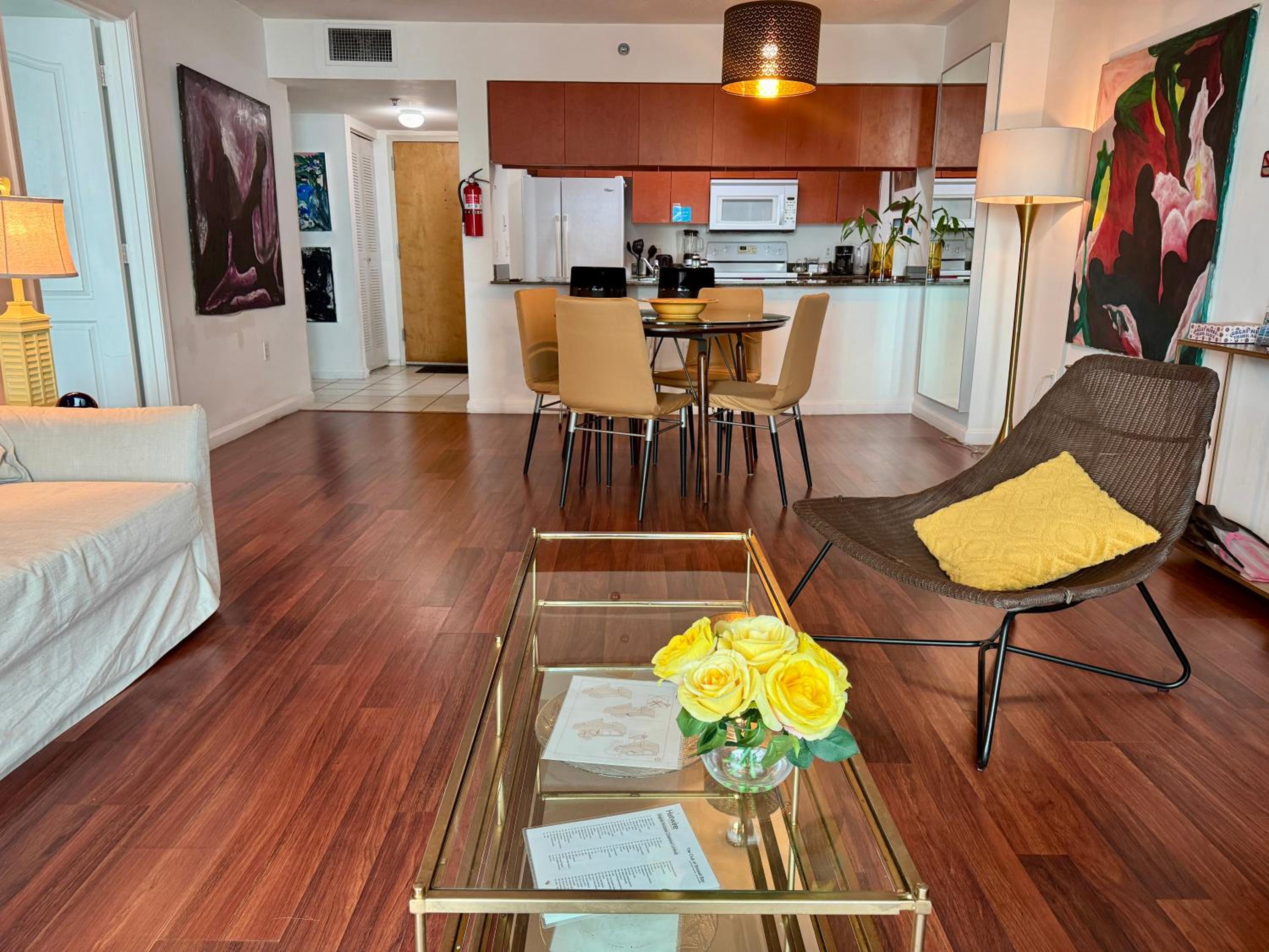 Brickell Apt with Bay Views, Pool, Free Parking
