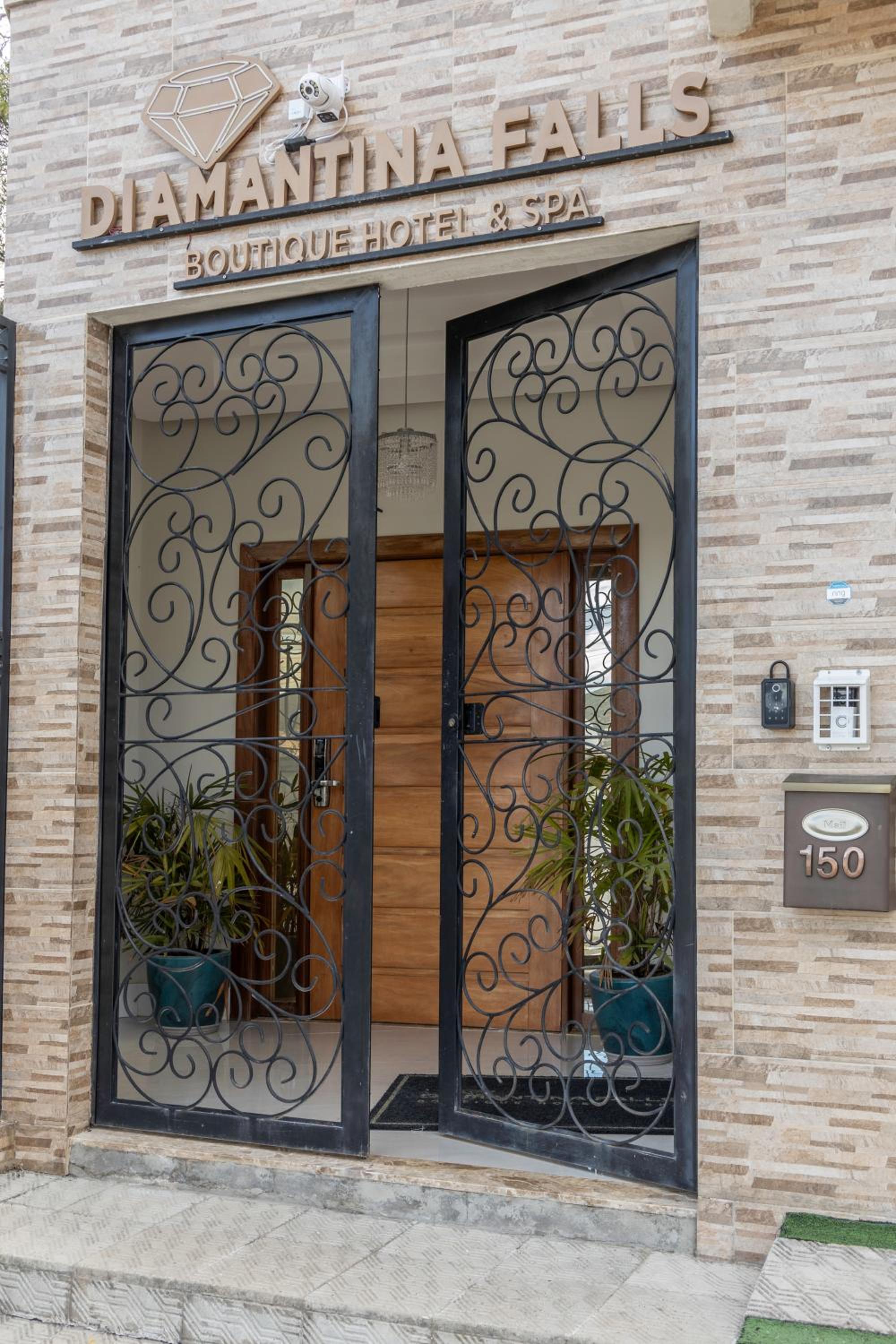 Diamantina Falls Boutique Hotel & Spa