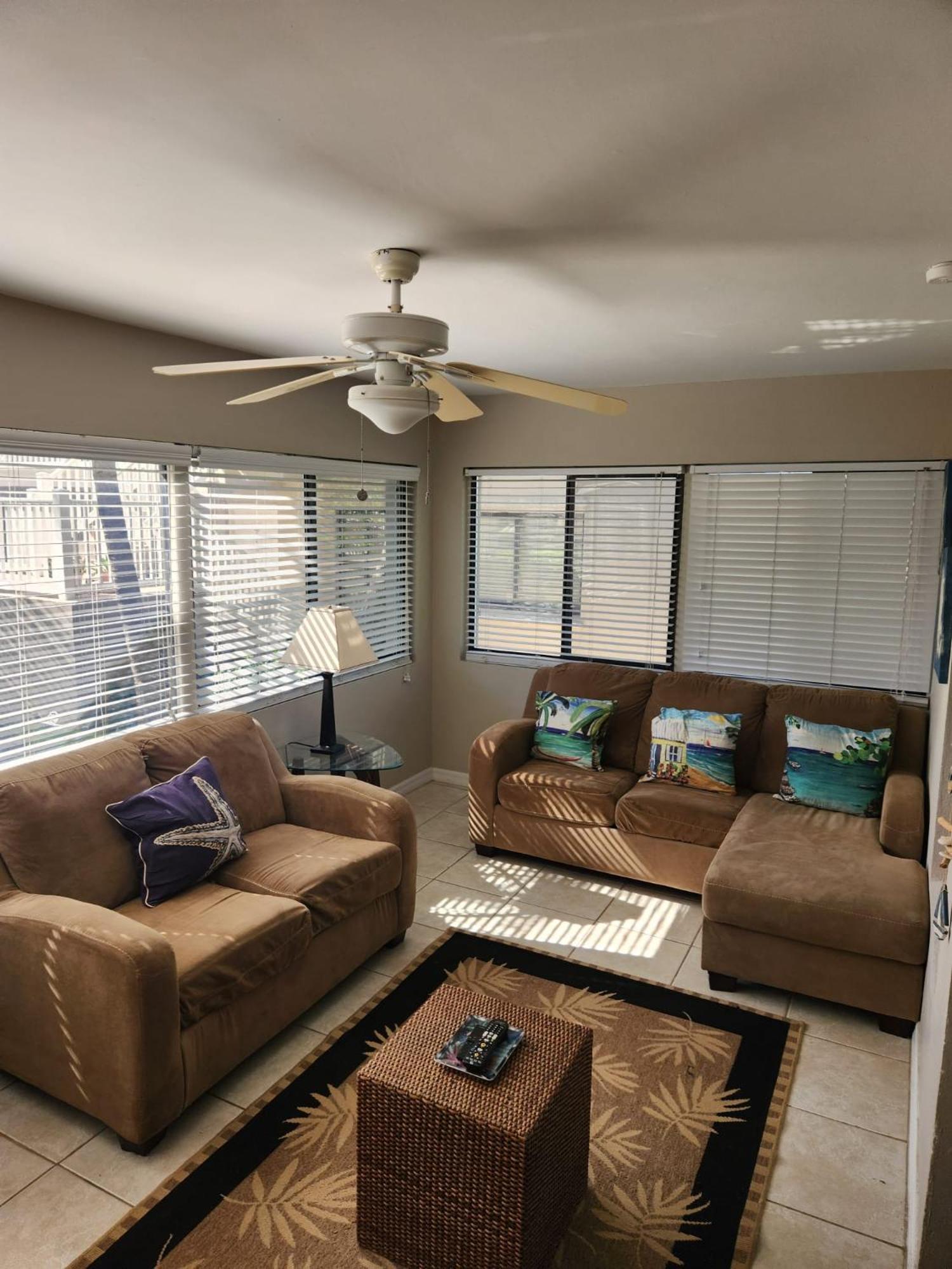 Fabulous one bedroom in West Bay
