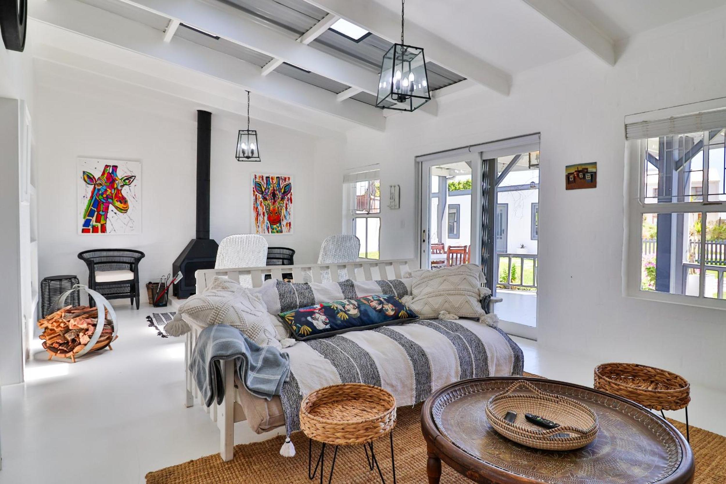 Beautiful country style house close to the beach view 4
