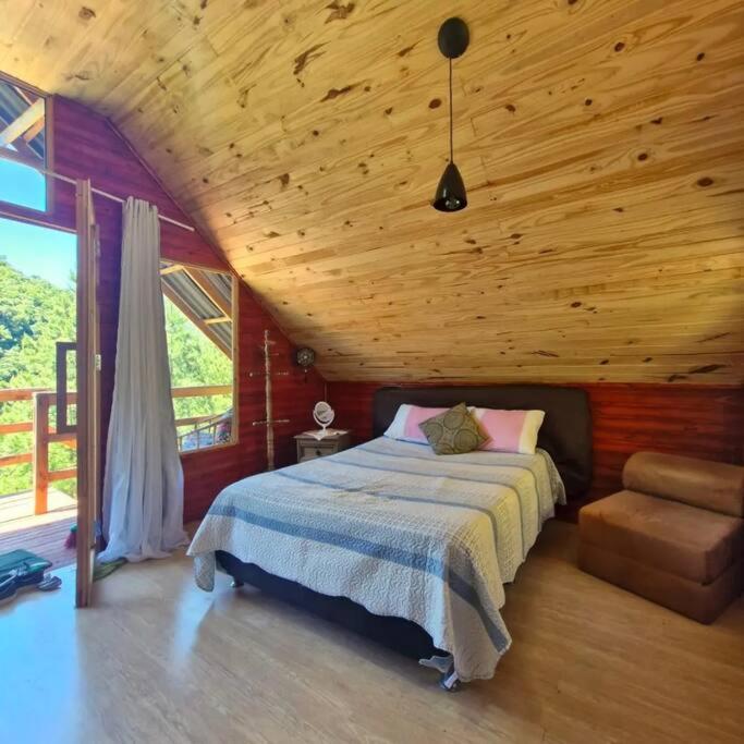 Cabana na Montanha com vista para Cascata SãoJudas