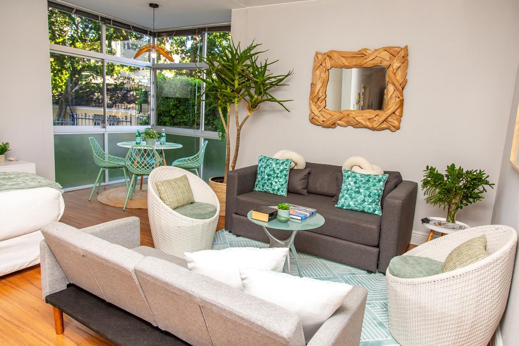 Family Studio - Walk to Waterfront & Stadium - Pool & Parking