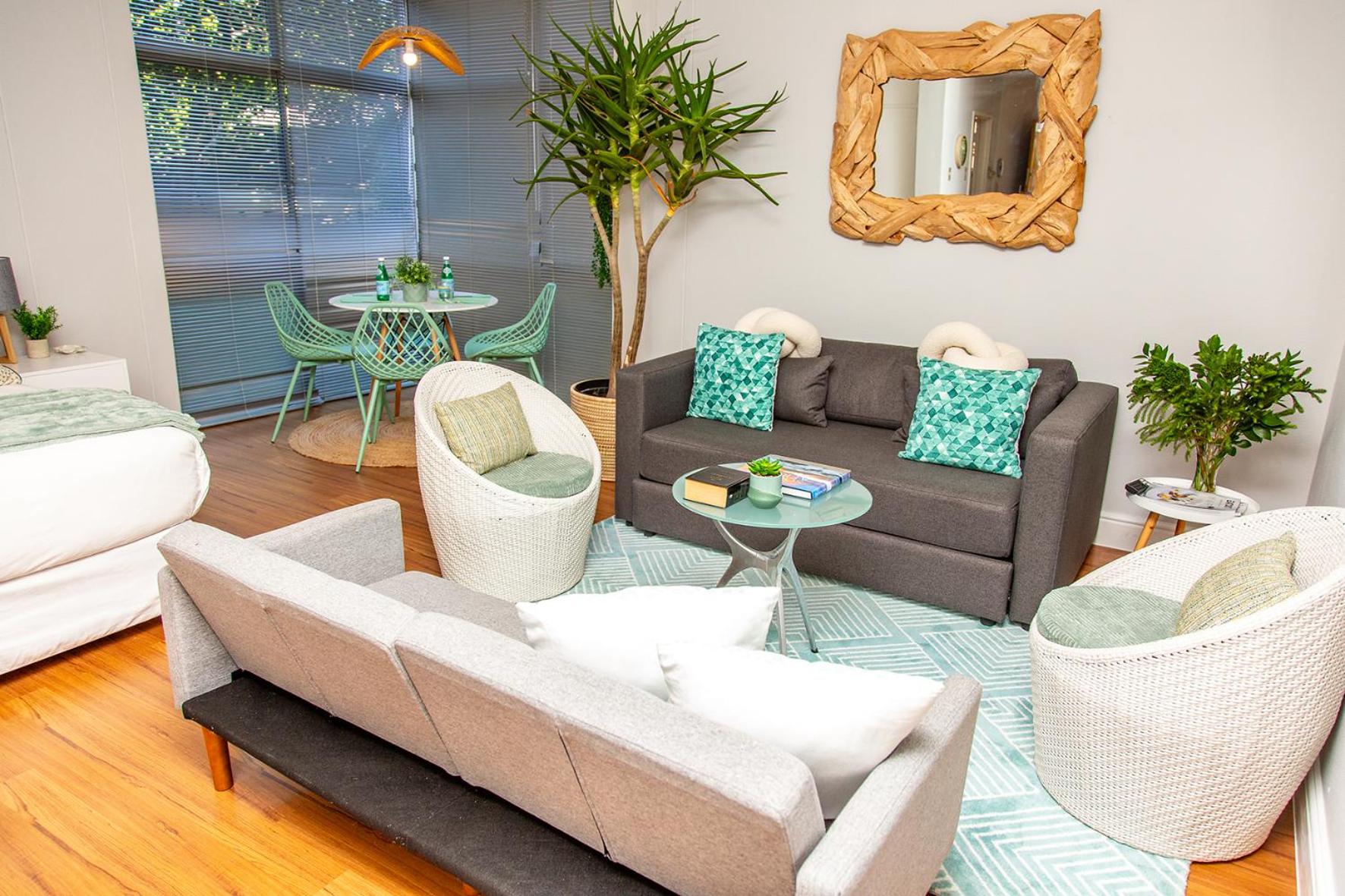 Family Studio - Walk to Waterfront & Stadium - Pool & Parking