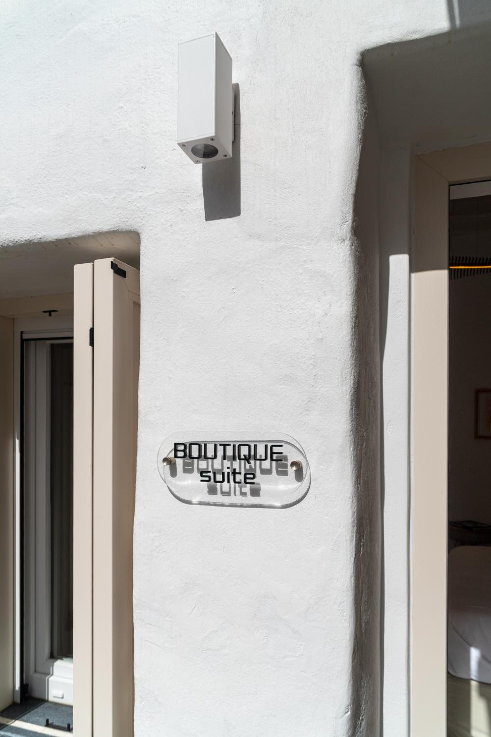 Rabagas Suites - In The Heart of Sifnos