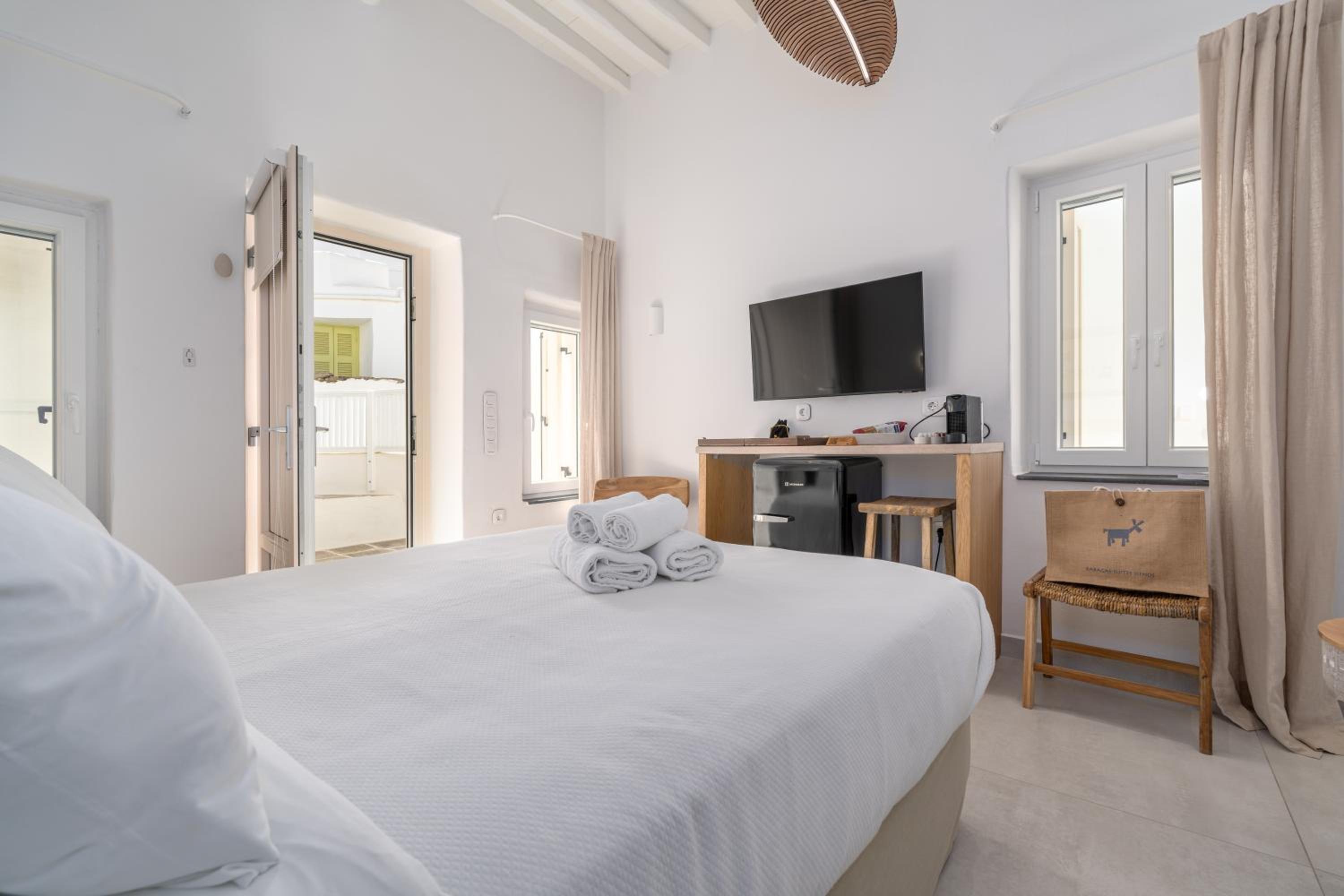 Rabagas Suites - In The Heart of Sifnos